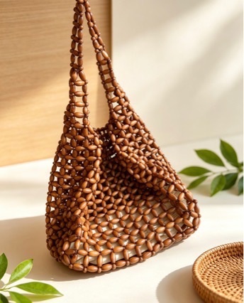2026 new retro women's bags, handbags, tote bags, underarm bags, woven bags, wooden bead bags, hand-beaded bags detail image 2