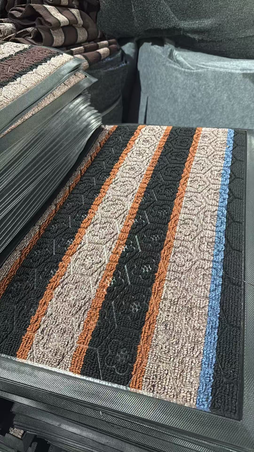 Alfombra de piso de la puerta de entrada de baño en color anillo arandela alfombra de peluche baño alfombra antideslizante dormitorio sala de estar alfombra del hogar Application Scenario