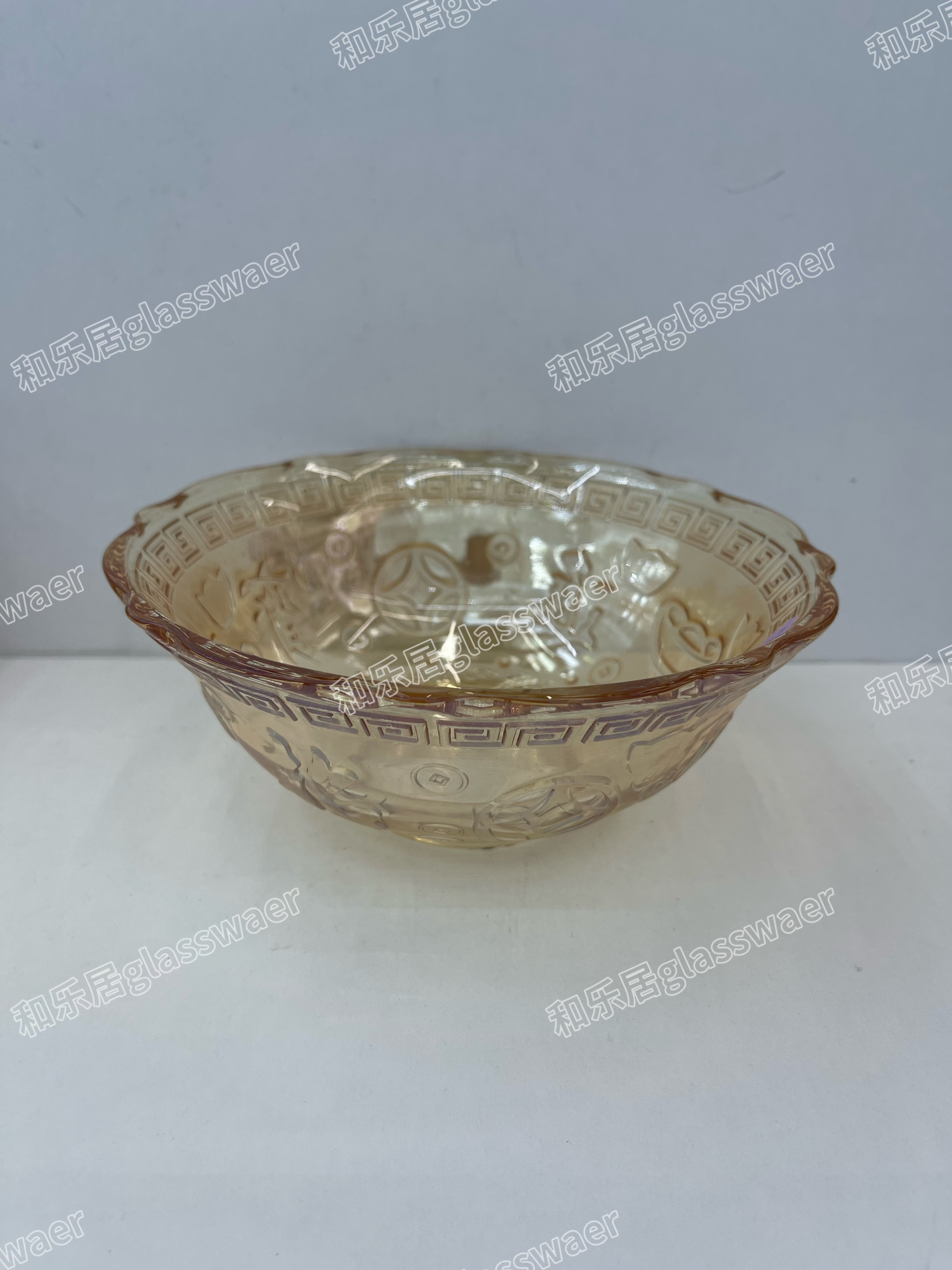 A glass bowl for attracting wealth Item Picture