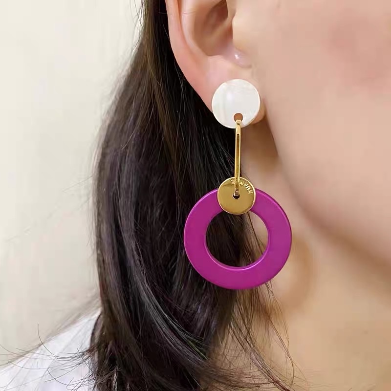 European and American exaggerated long earrings 2026 new bestseller, high-end exaggerated large circle unique earrings, purple earrings Application Scenario
