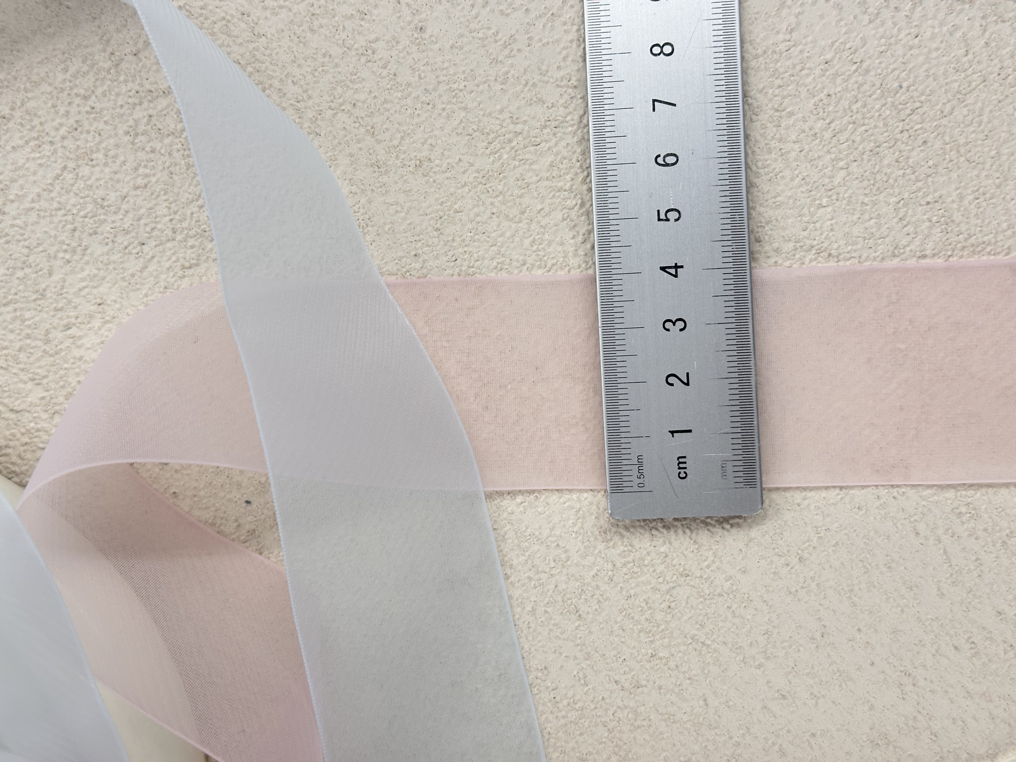 4cm-пряжа применяется для многоцветной опции подарочных упаковок, бантов для волос, связок для цветов, ручной работы и т.д Application Scenario
