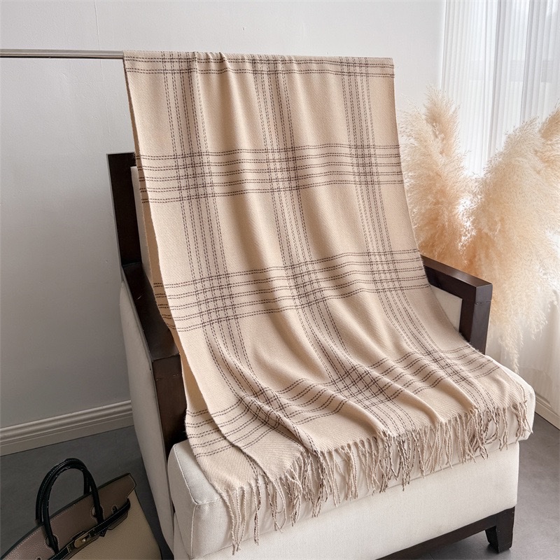 A faux cashmere scarf is a comfortable shawl and scarf for women to keep warm in autumn and winter detail image 7