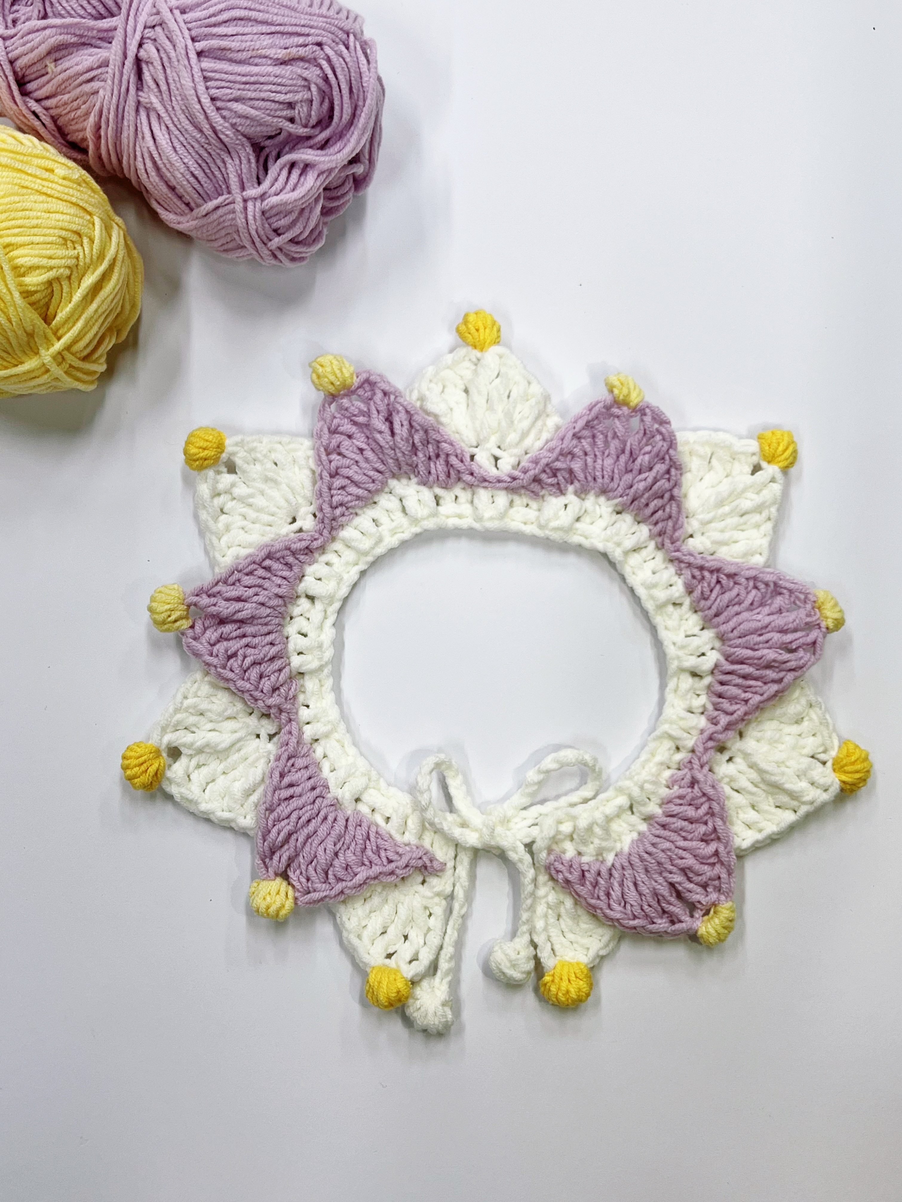 Púrpura blanco girasol crochet collar para mascotas con cordones de bola amarilla para gatos perro foto cuello de circunferencia correa de cuello ajustable Application Scenario