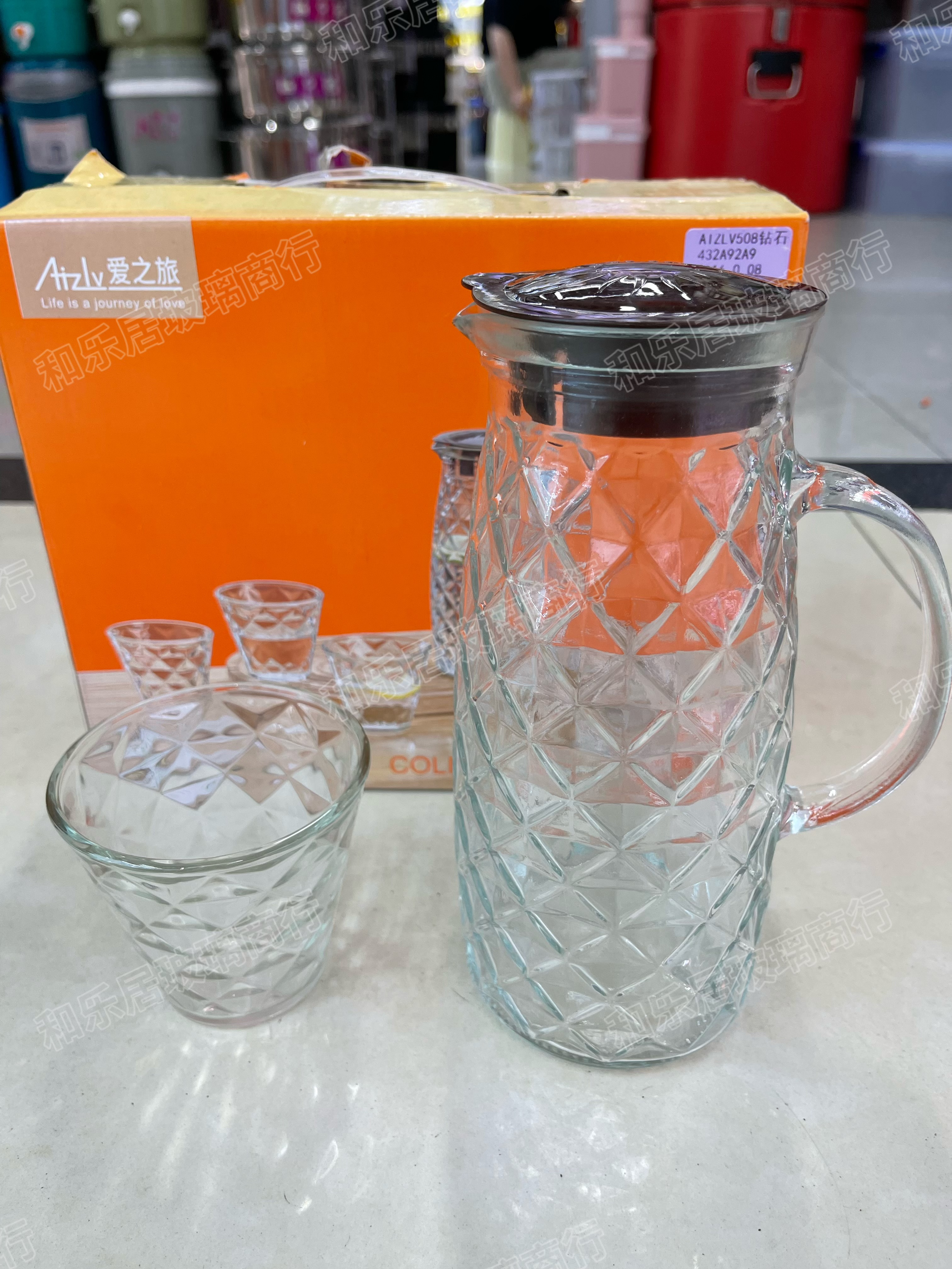 A 5-piece set of glass water dispensers Specification image