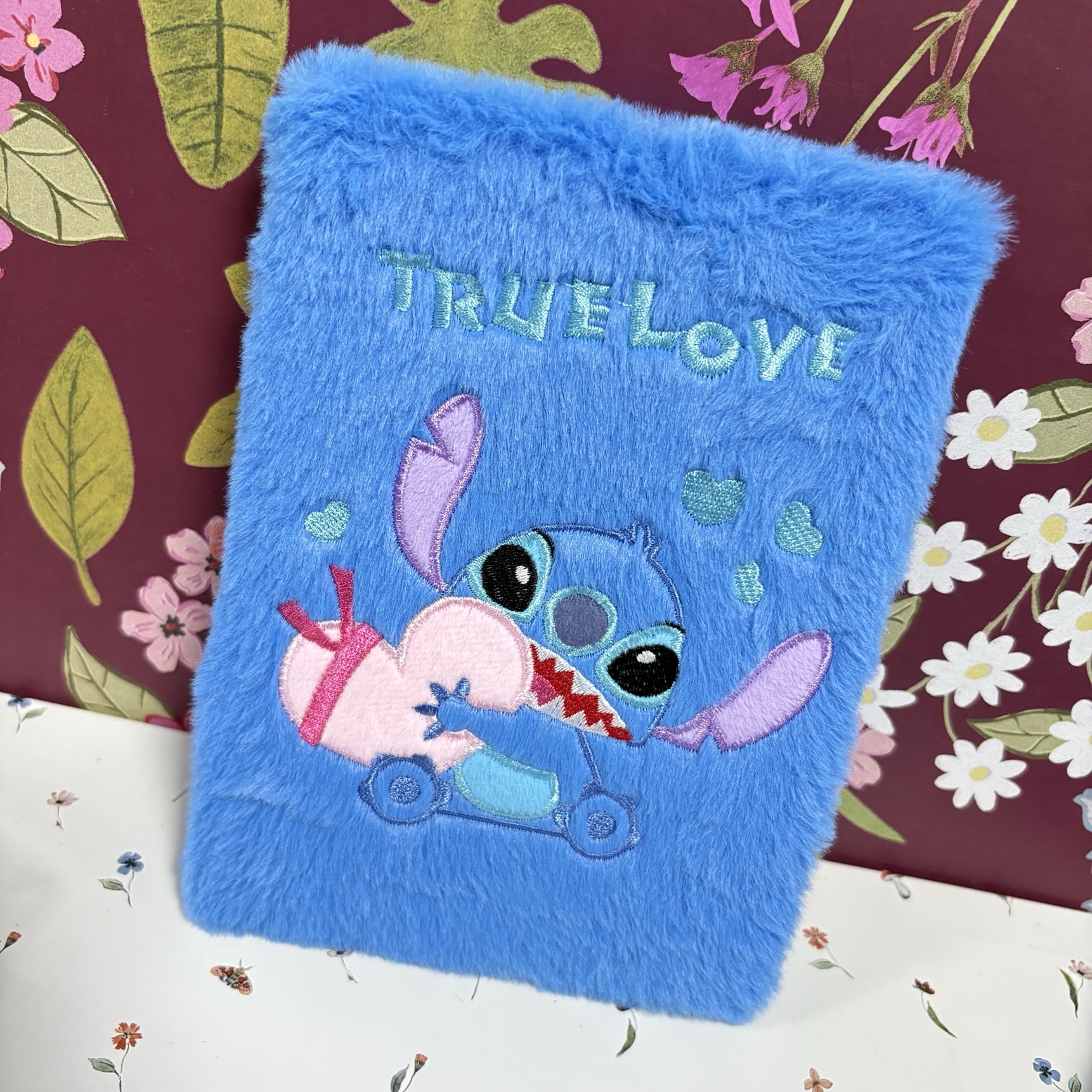 A comprehensive collection of Teddy plush books, full-color mixed pages, high appearance level, handbooks, silicone decorative pen holders, notebooks Application Scenario