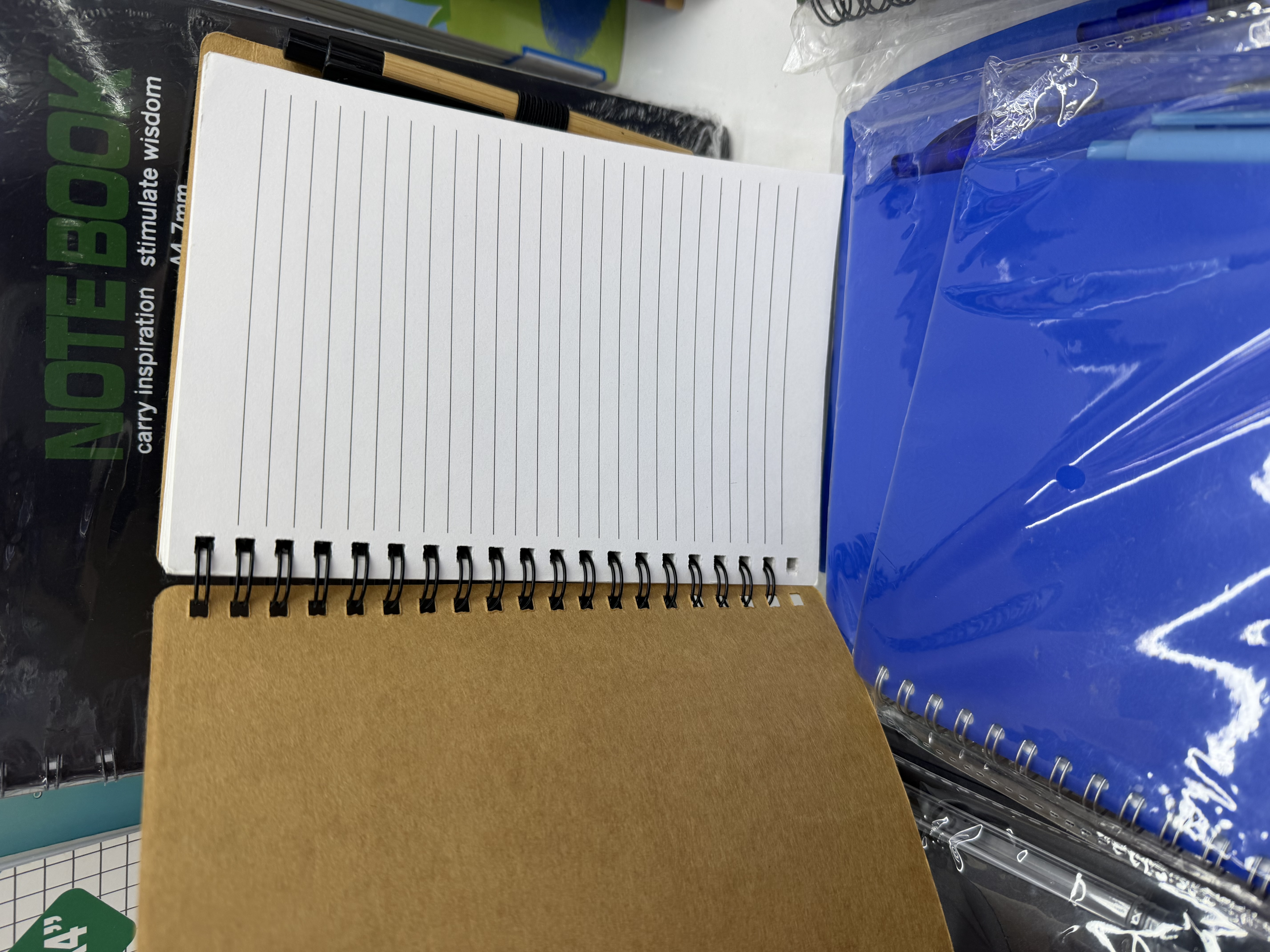 Wholesale and customization of kraft paper coil notebooks with pen coils, loose-leaf notebooks, and enterprise office notebooks details Picture