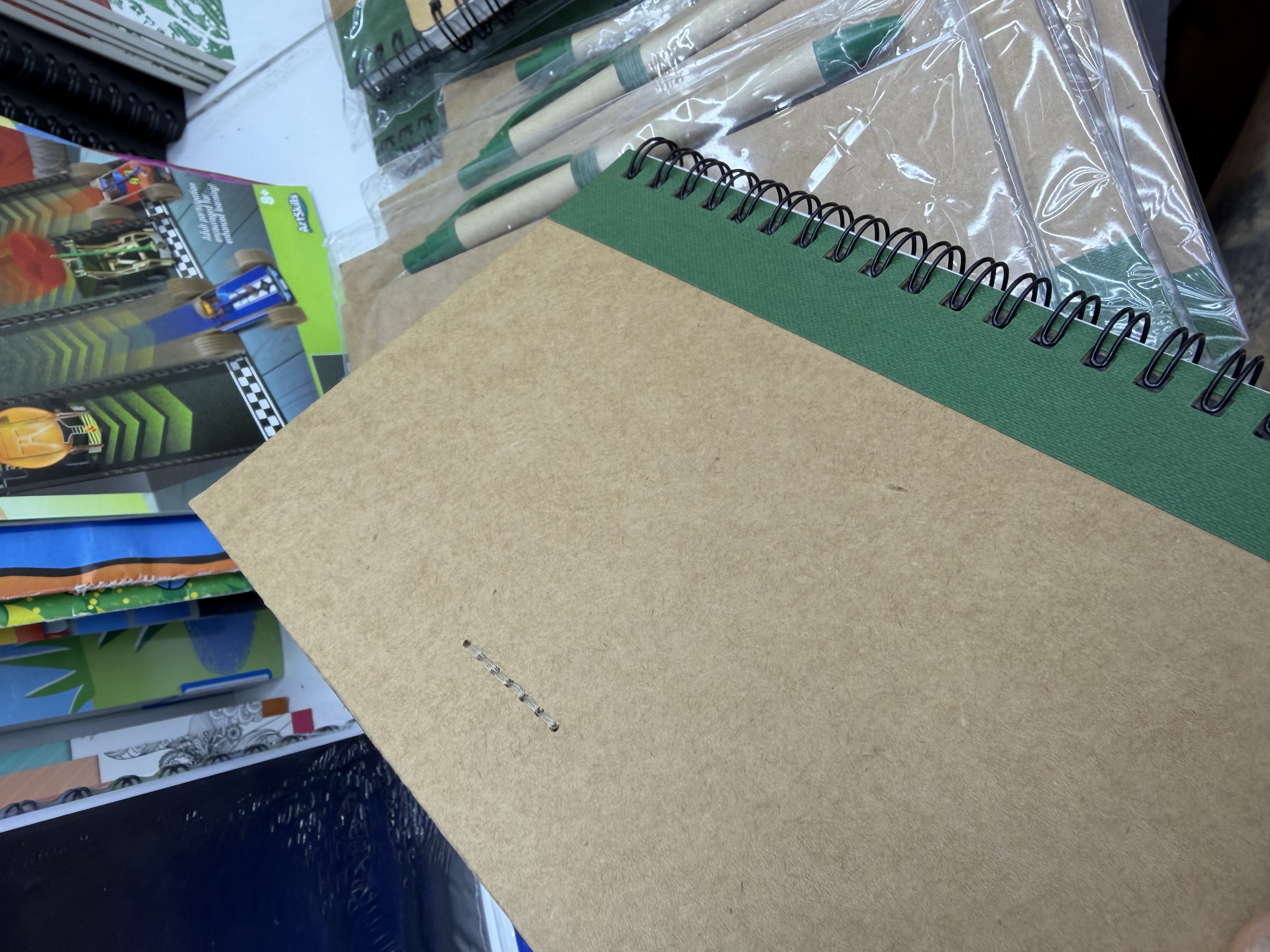 In-stock pen set, notebook, kraft paper notebook, coil notebook set with pen Application Scenario