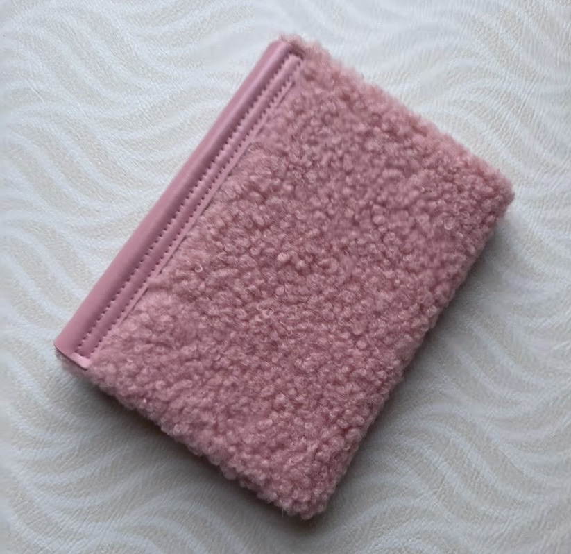 دفاتر محمولة على شكل غلاف مخملي من الحمل detail image 4