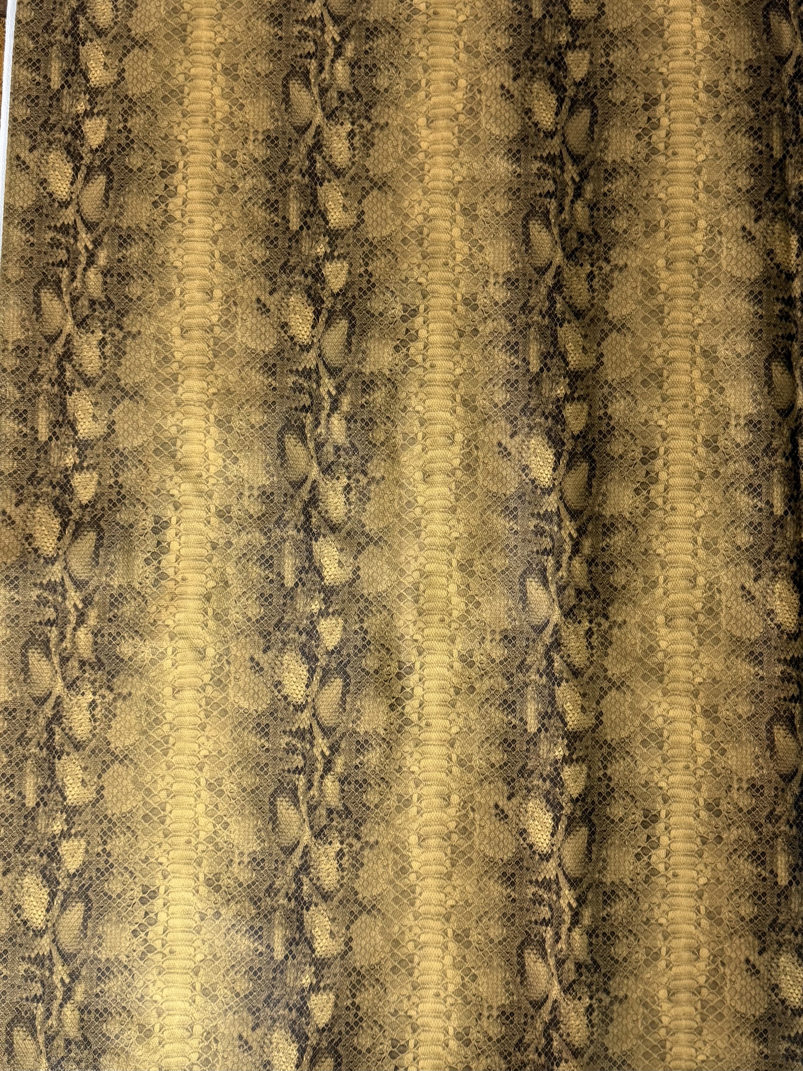 Multi-functional leather fabric, handcrafted material, wear-resistant and soft leather products, leather materials, leather goods, new snake pattern detail image 3