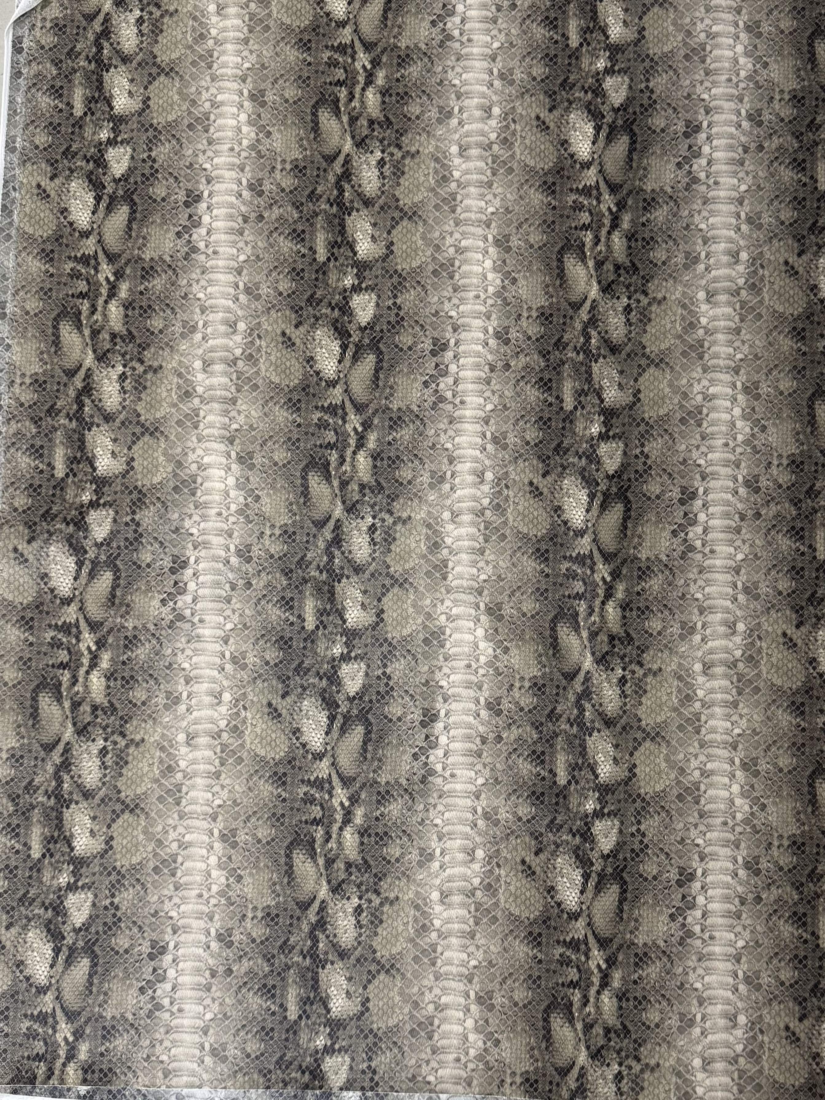 Multi-functional leather fabric, handcrafted material, wear-resistant and soft leather products, leather materials, leather goods, new snake pattern detail image 4