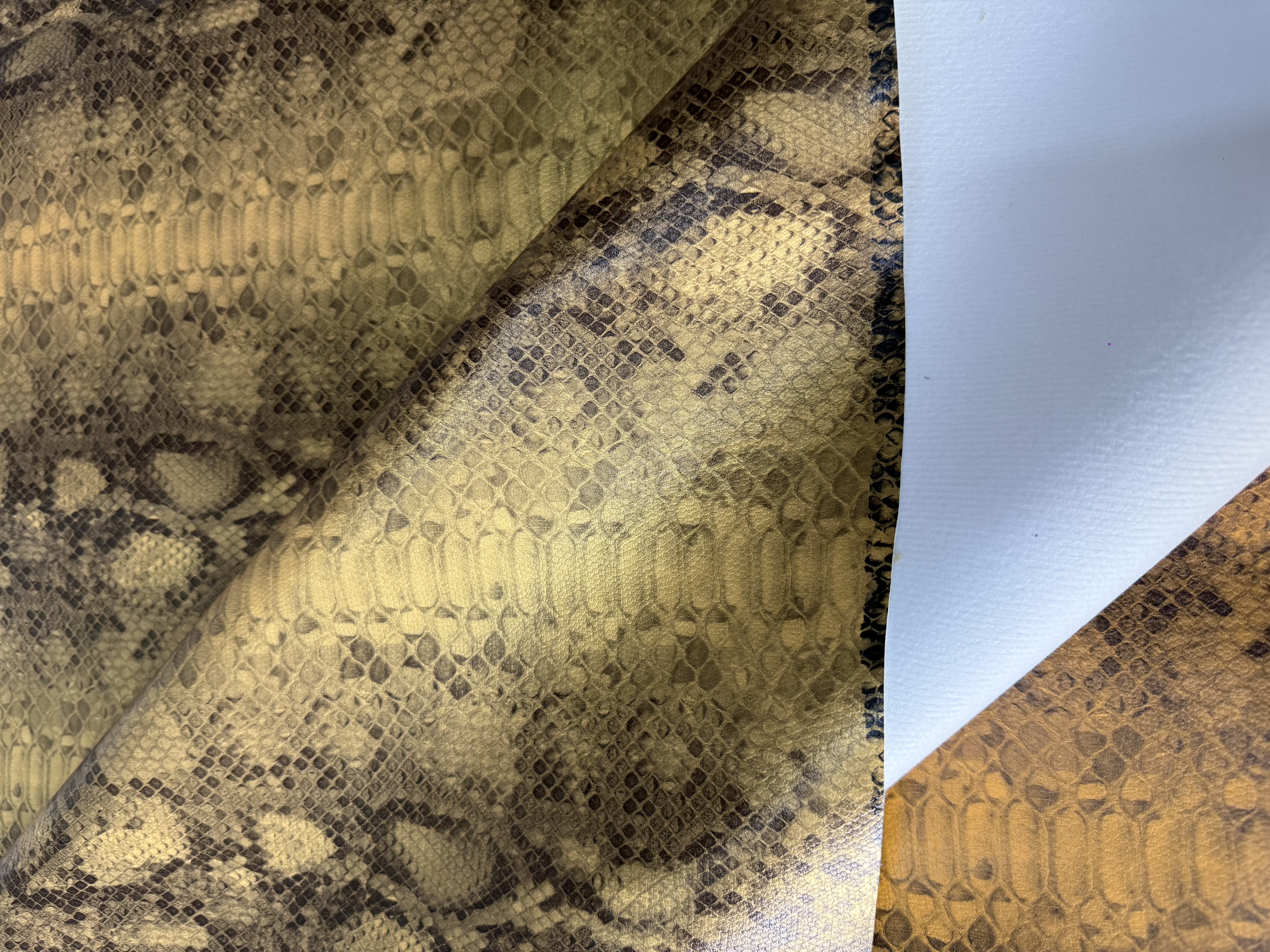 Multi-functional leather fabric, handcrafted material, wear-resistant and soft leather products, leather materials, leather goods, new snake pattern details Picture