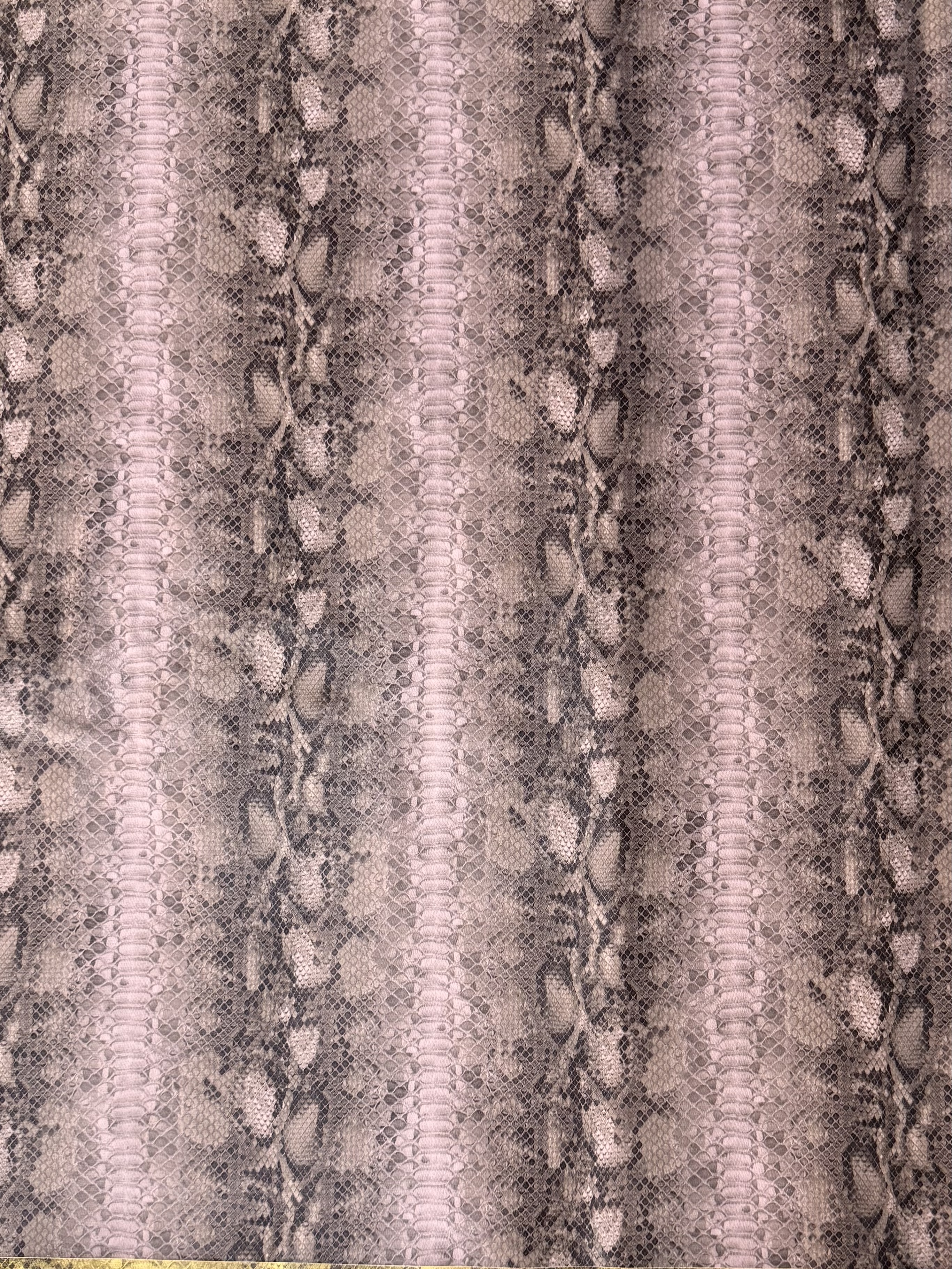 Multi-functional leather fabric, handcrafted material, wear-resistant and soft leather products, leather materials, leather goods, new snake pattern detail image 2