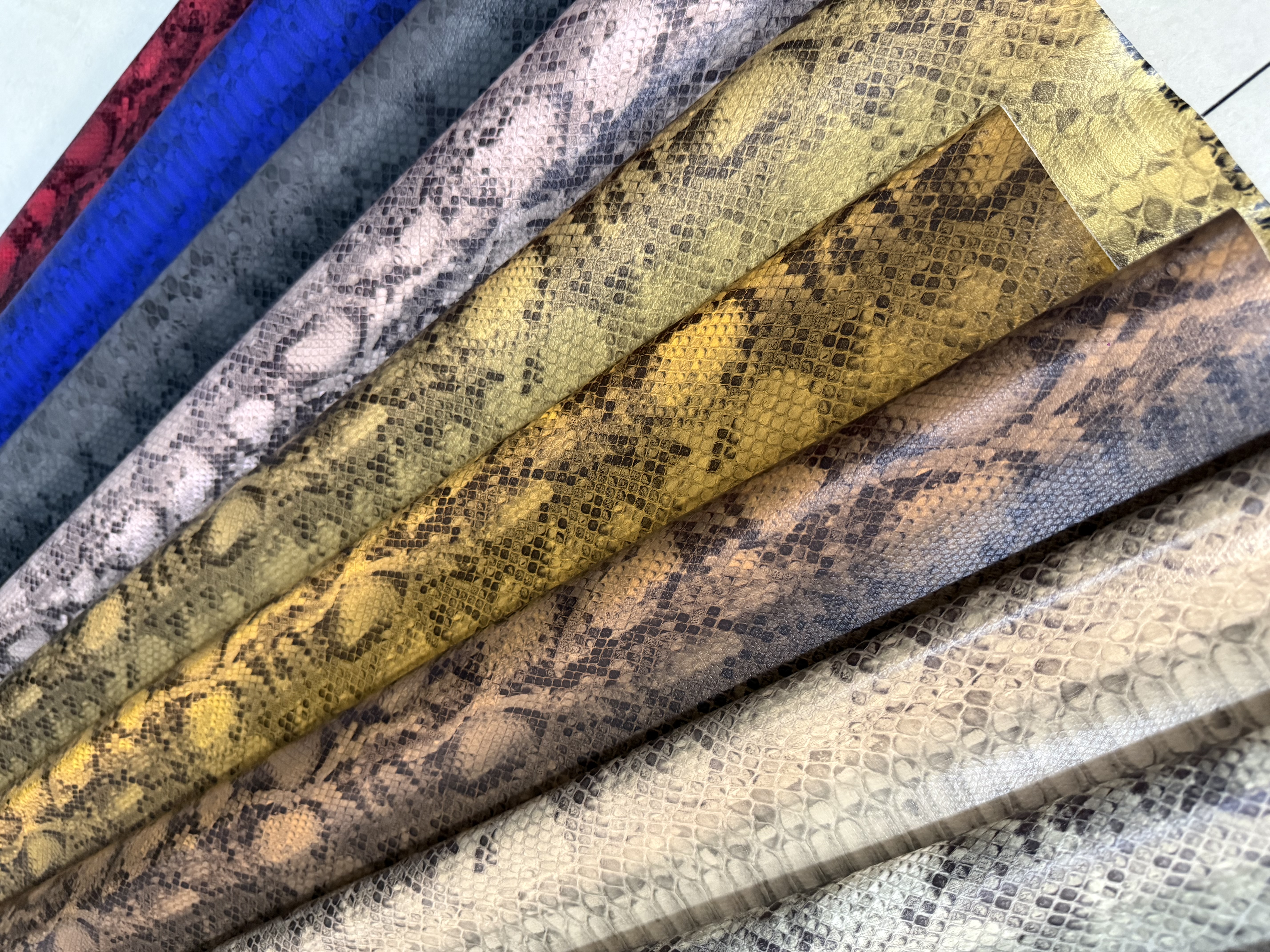 Multi-functional leather fabric, handcrafted material, wear-resistant and soft leather products, leather materials, leather goods, new snake pattern detail image 5