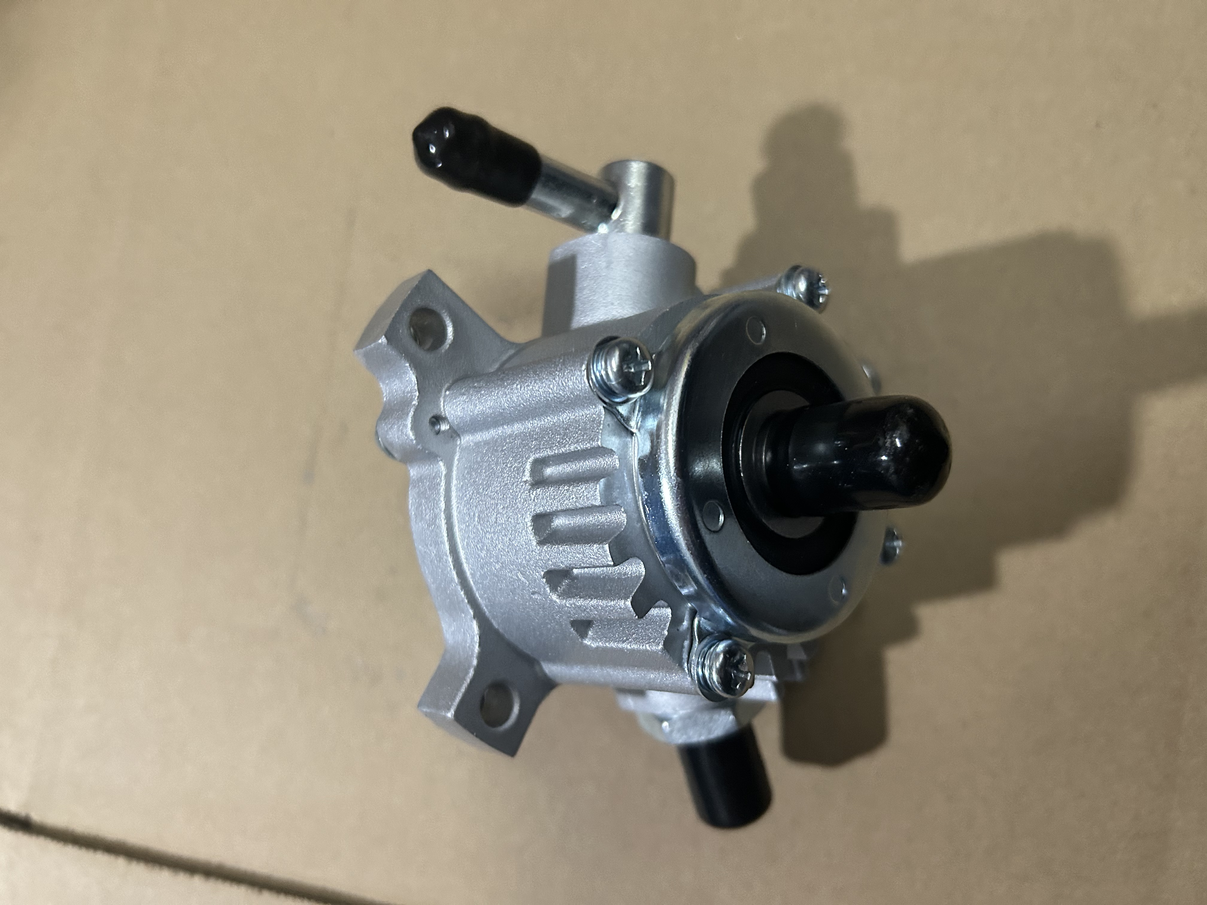 Vacuum pump 汽车真空泵细节图
