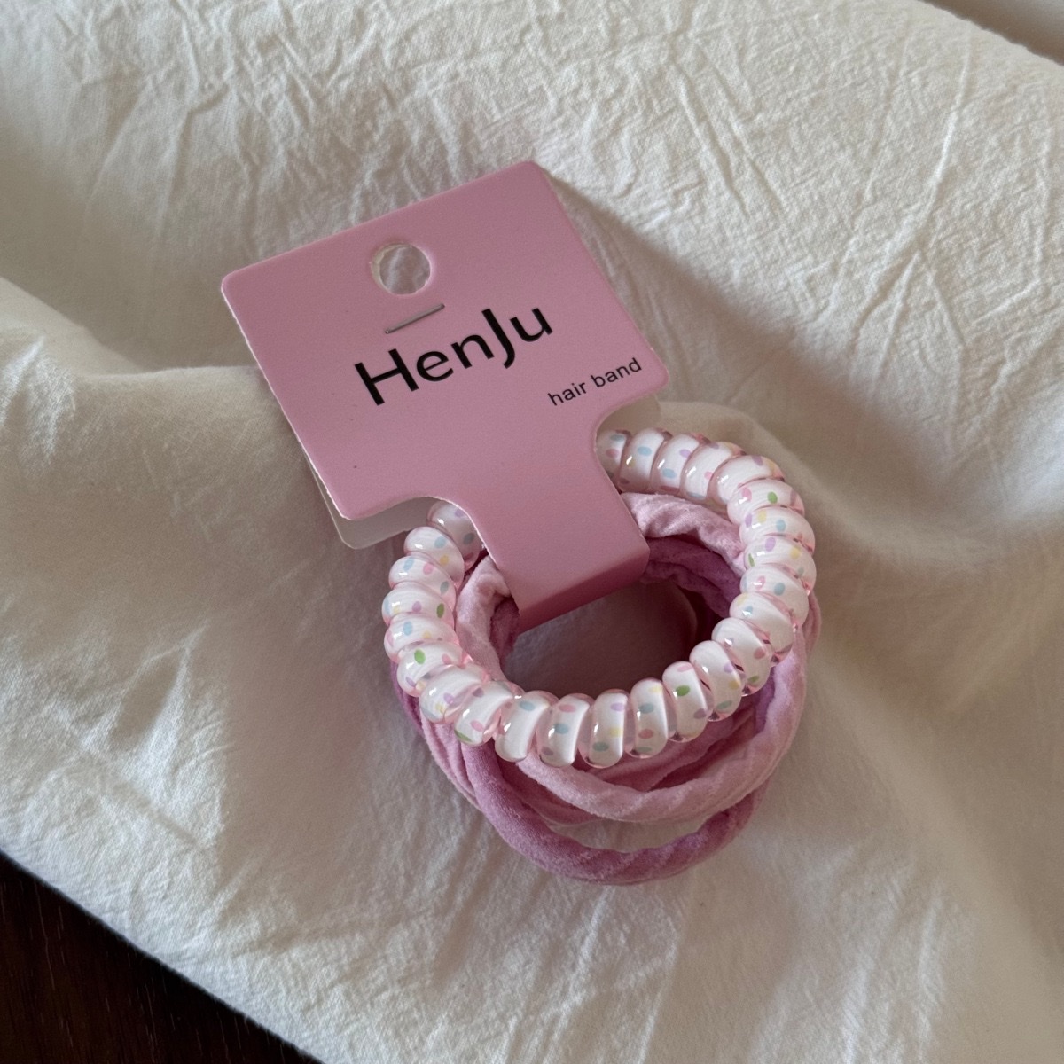 This set of hair band and headband is simple and versatile. The hair band and elastic rubber band headband accessory won't damage the hair band detail image 17