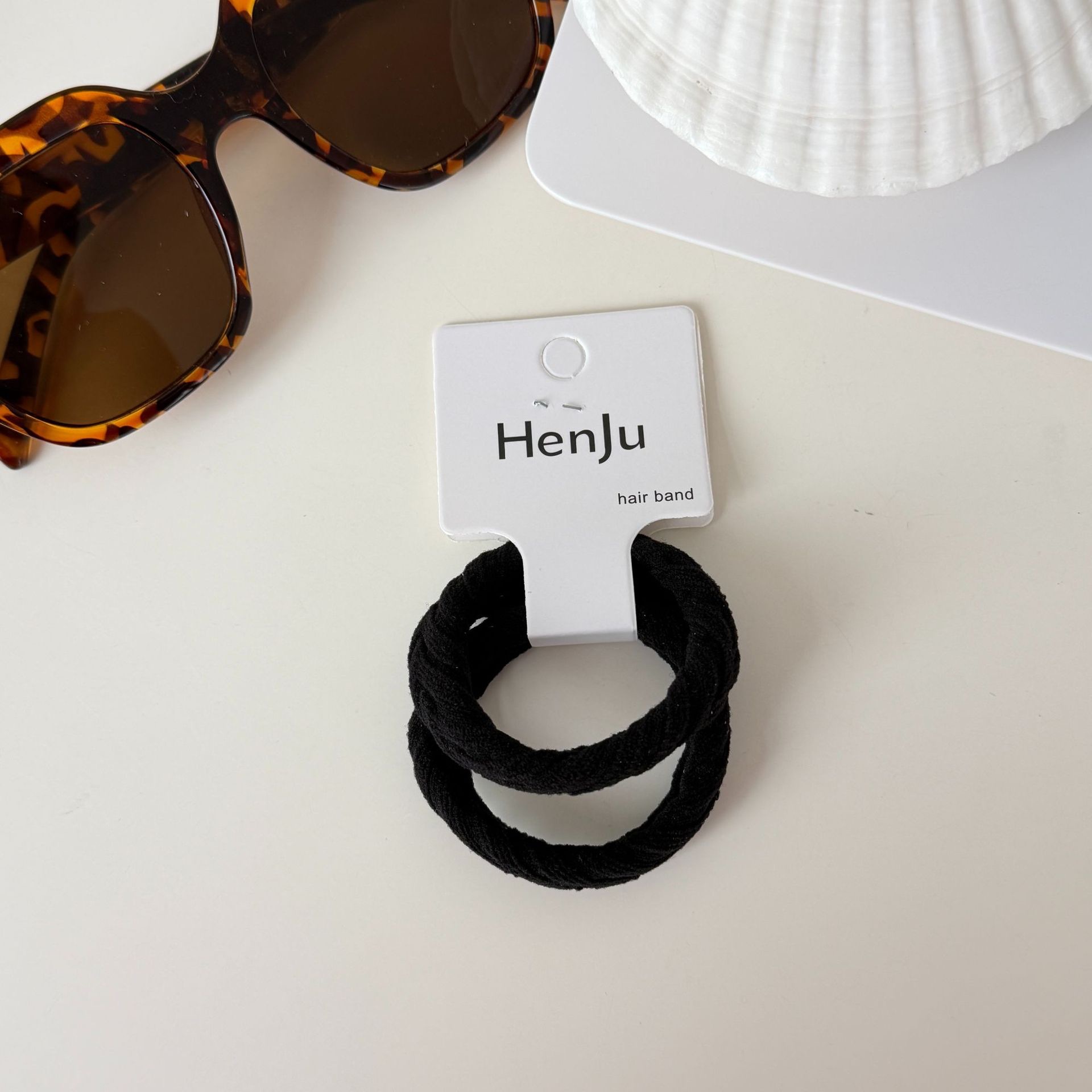 The simple and laid-back style basic towel hair band is available in multiple colors. It is highly elastic and durable, easily creating a daily atmosphere detail image 2