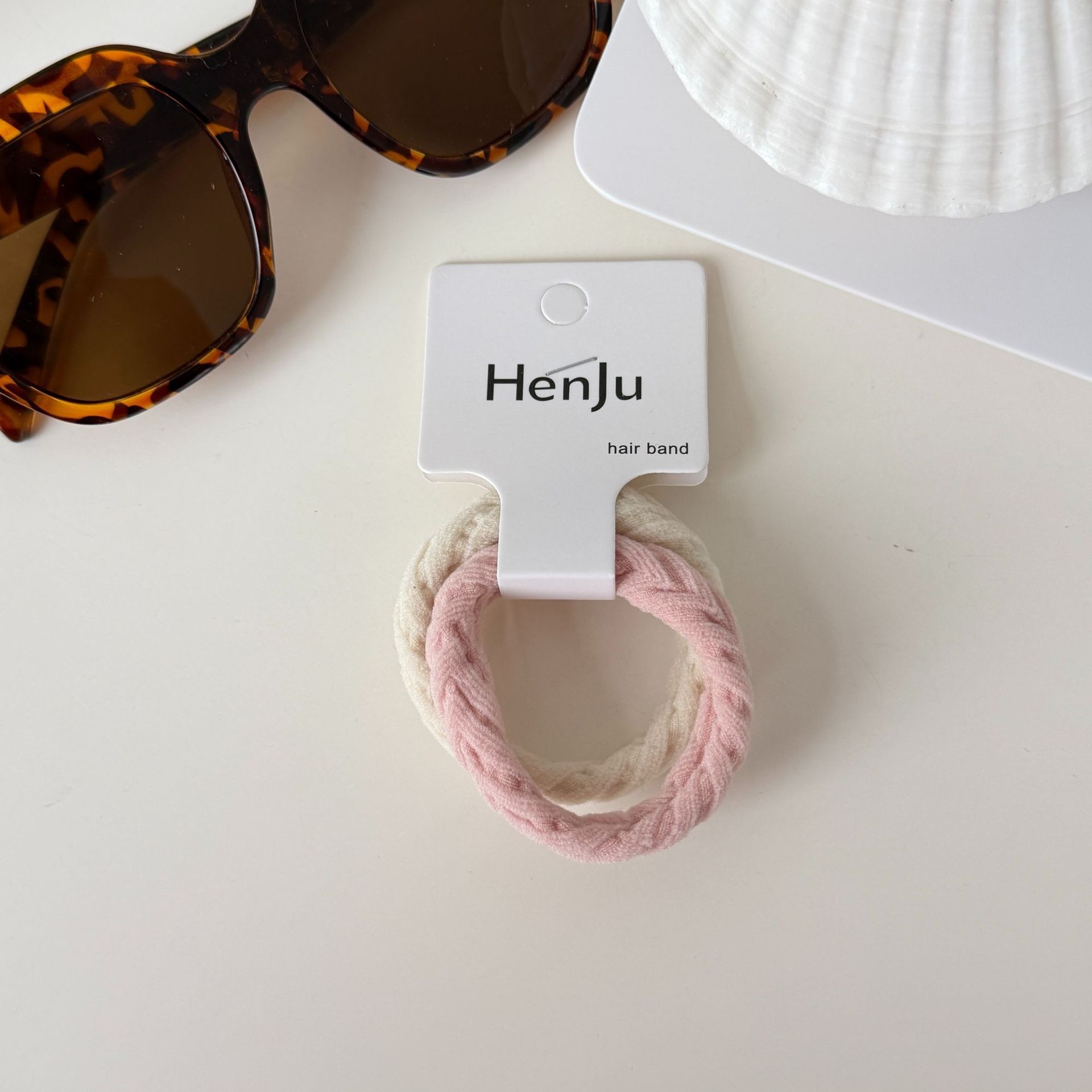 The simple and laid-back style basic towel hair band is available in multiple colors. It is highly elastic and durable, easily creating a daily atmosphere detail image 4
