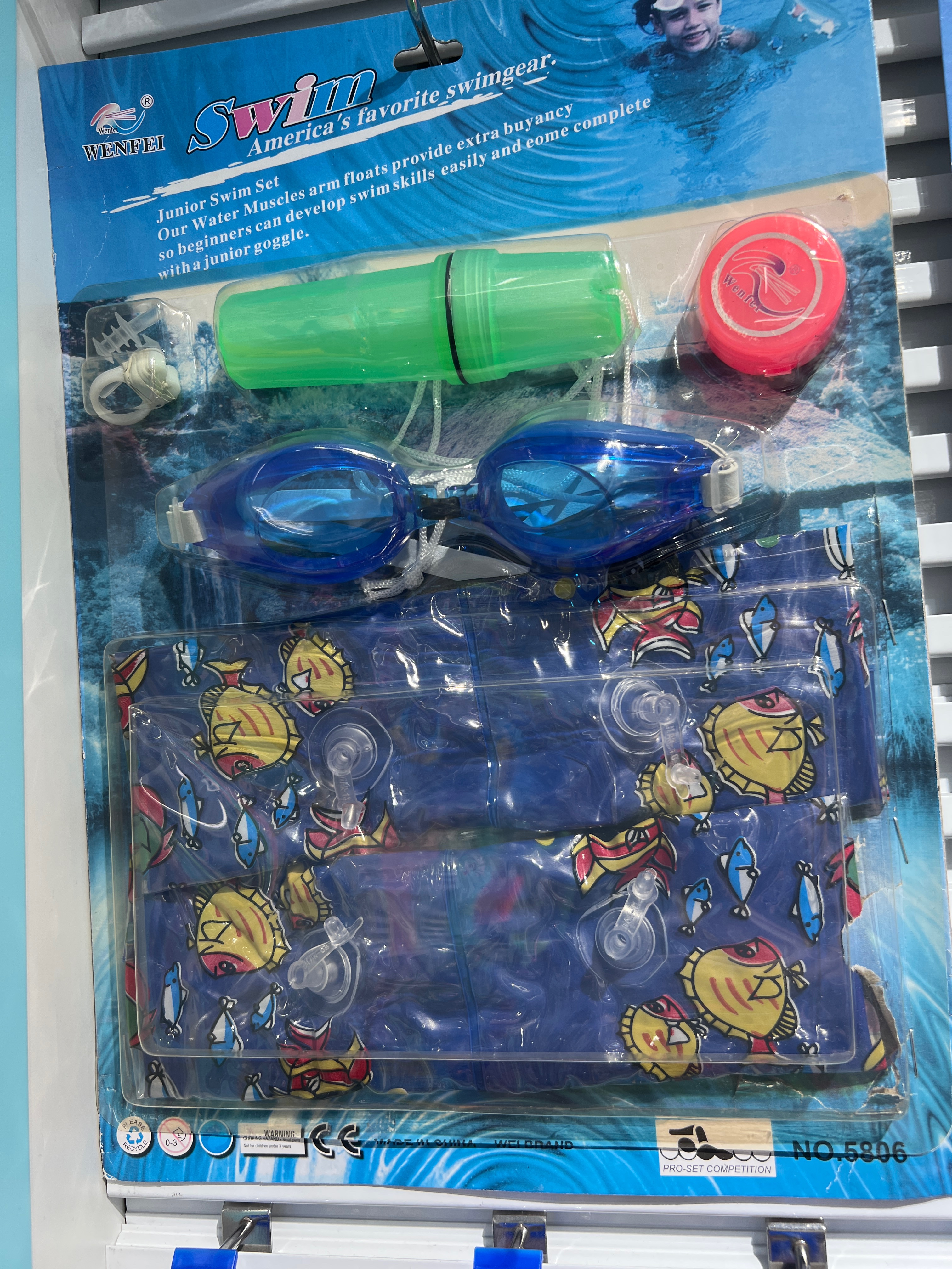 A safe, comfortable and colorful outdoor swimming and entertainment product for children and adults, suitable for beginners Application Scenario