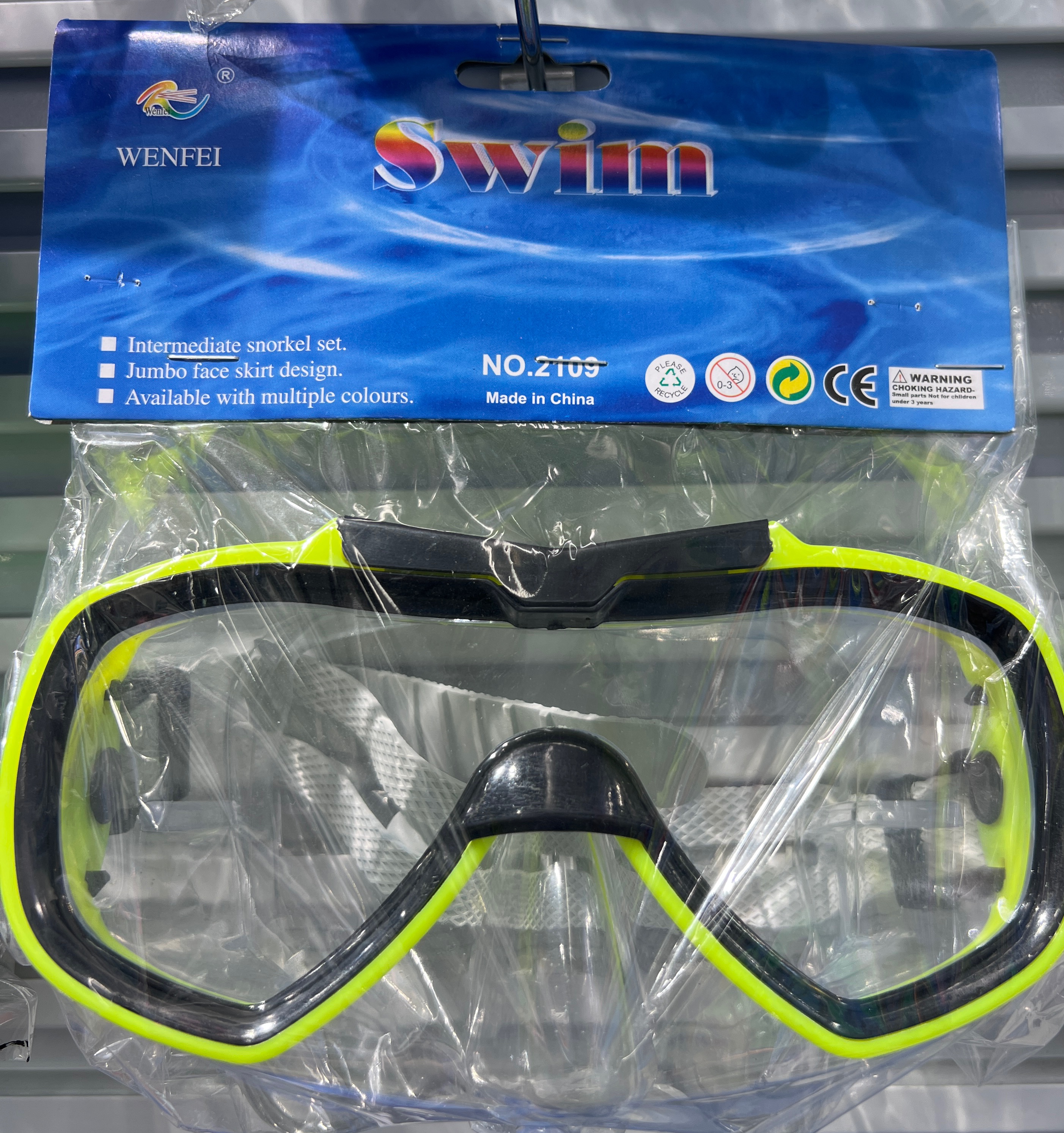 Adult universal diving goggles for outdoor sports swimming equipment Application Scenario