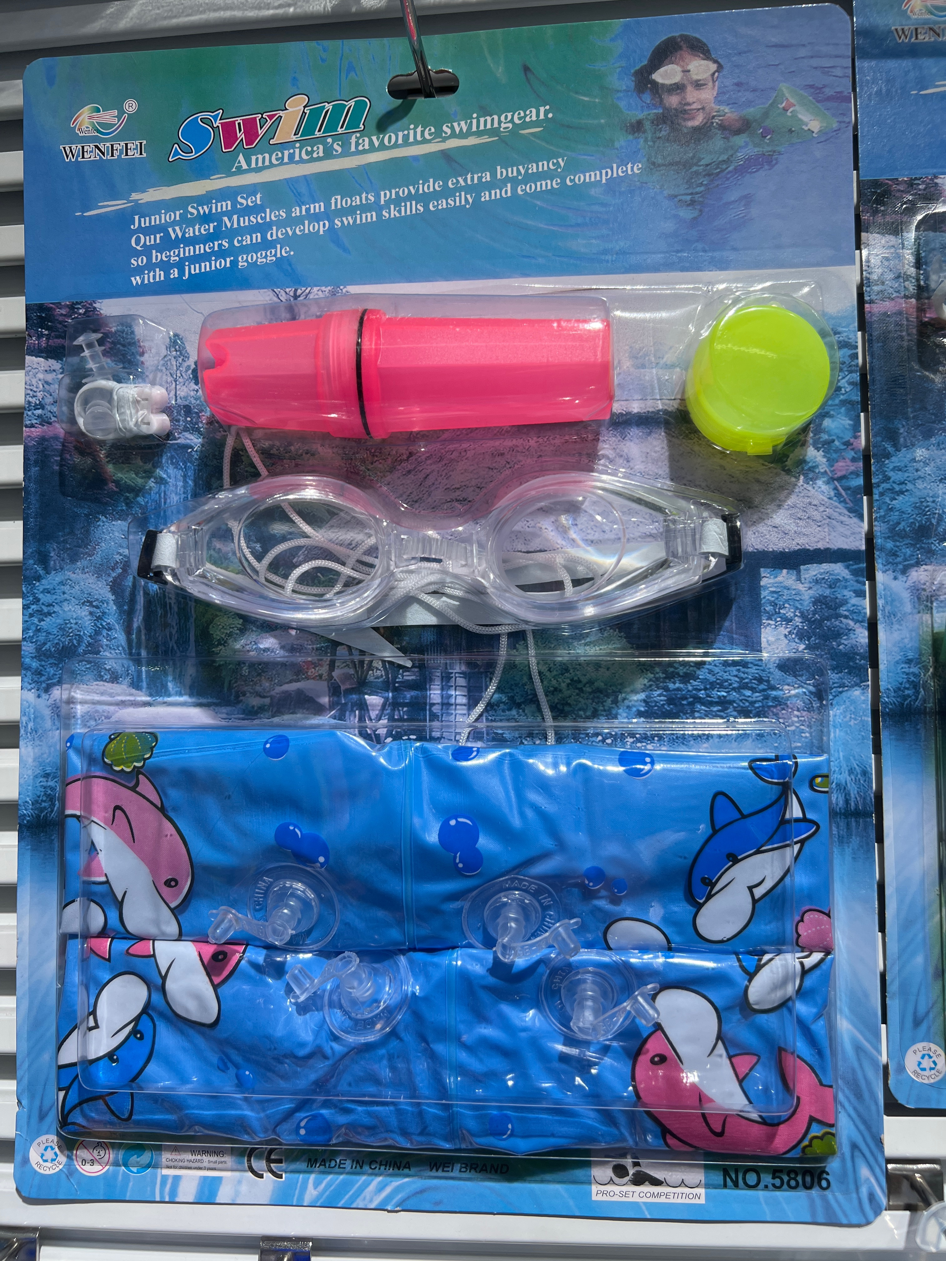 A safe, comfortable and colorful outdoor swimming and entertainment product for children and adults, suitable for beginners Specification image