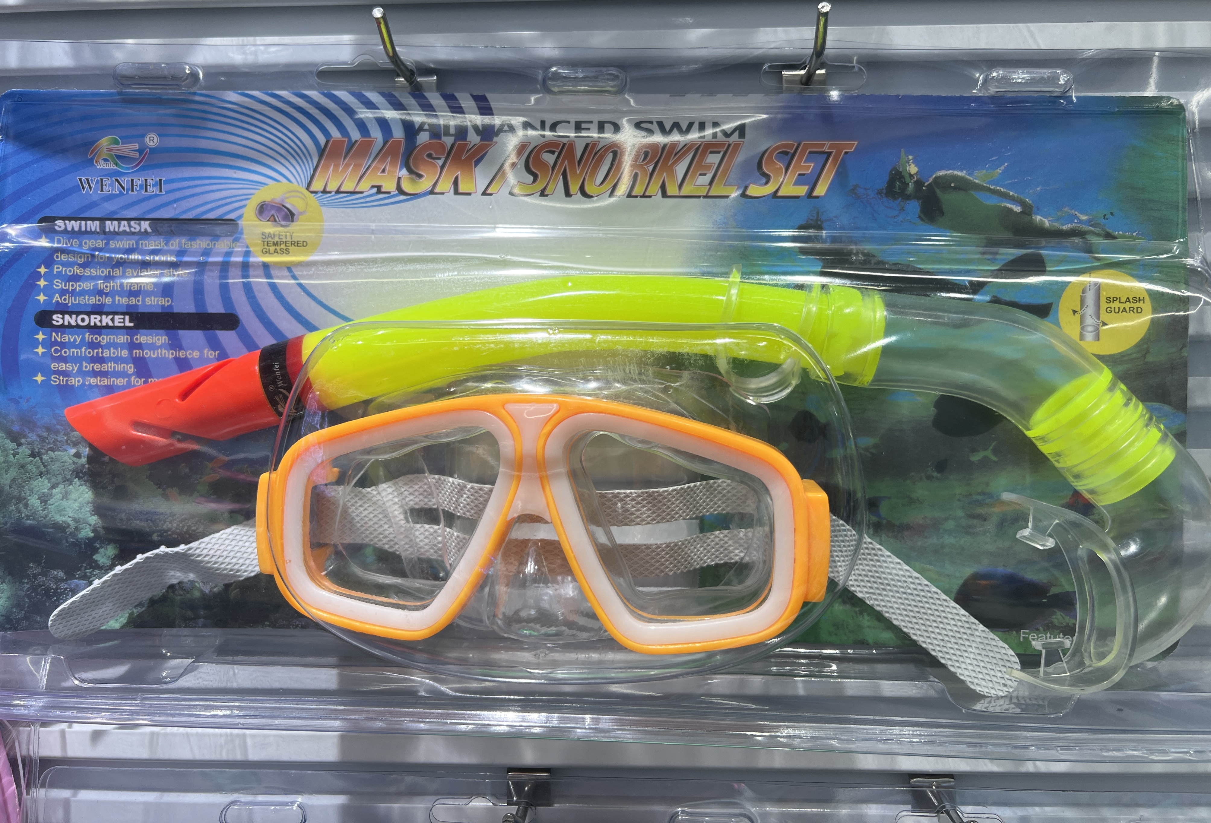 Swimming equipment, adult swimming sets, snorkeling and snorkeling belts, breathing tubes details Picture