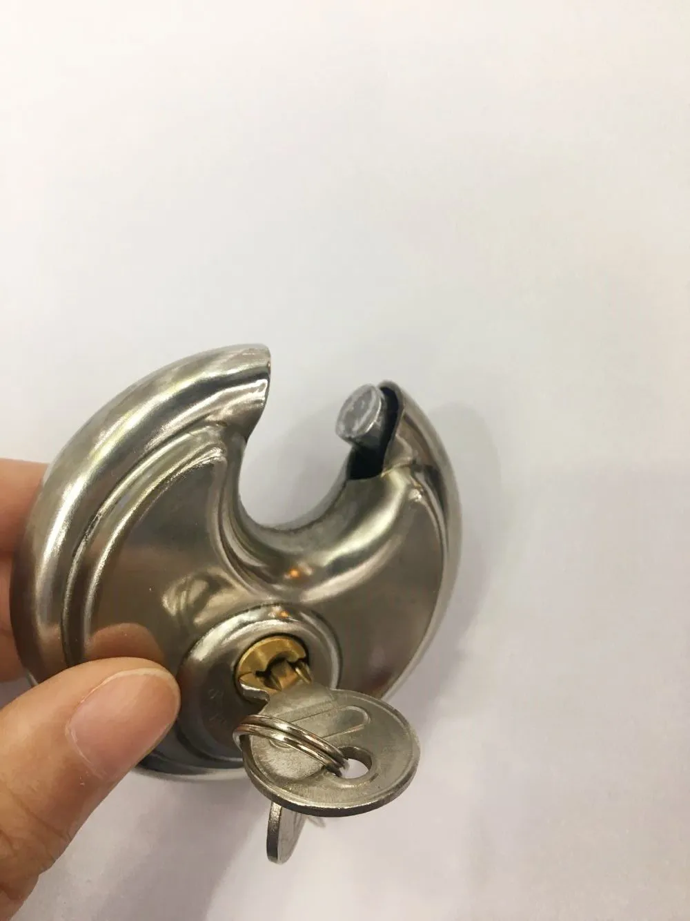 【 Fangyuan Lock Industry 】 Factory direct sales of 70mm round disc locks, crescent locks, warehouse door locks, and stainless steel padlocks detail image 4