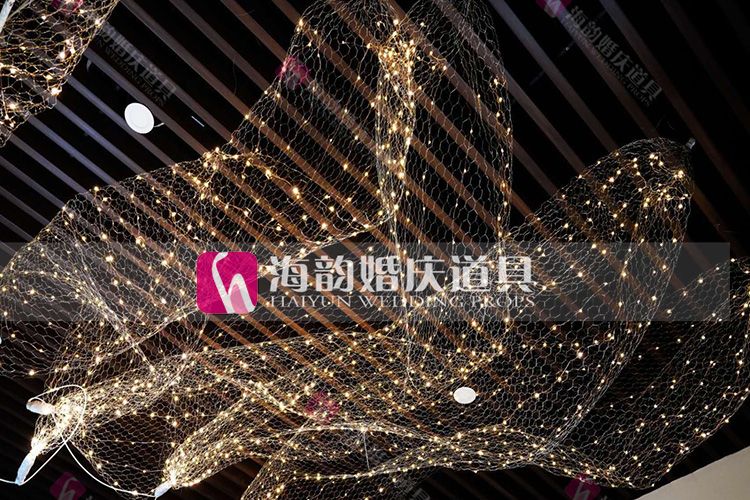 义乌好货新品婚礼舞台百变造型网 挂饰婚庆道具吊顶装饰布置带灯铁丝网格详情图3