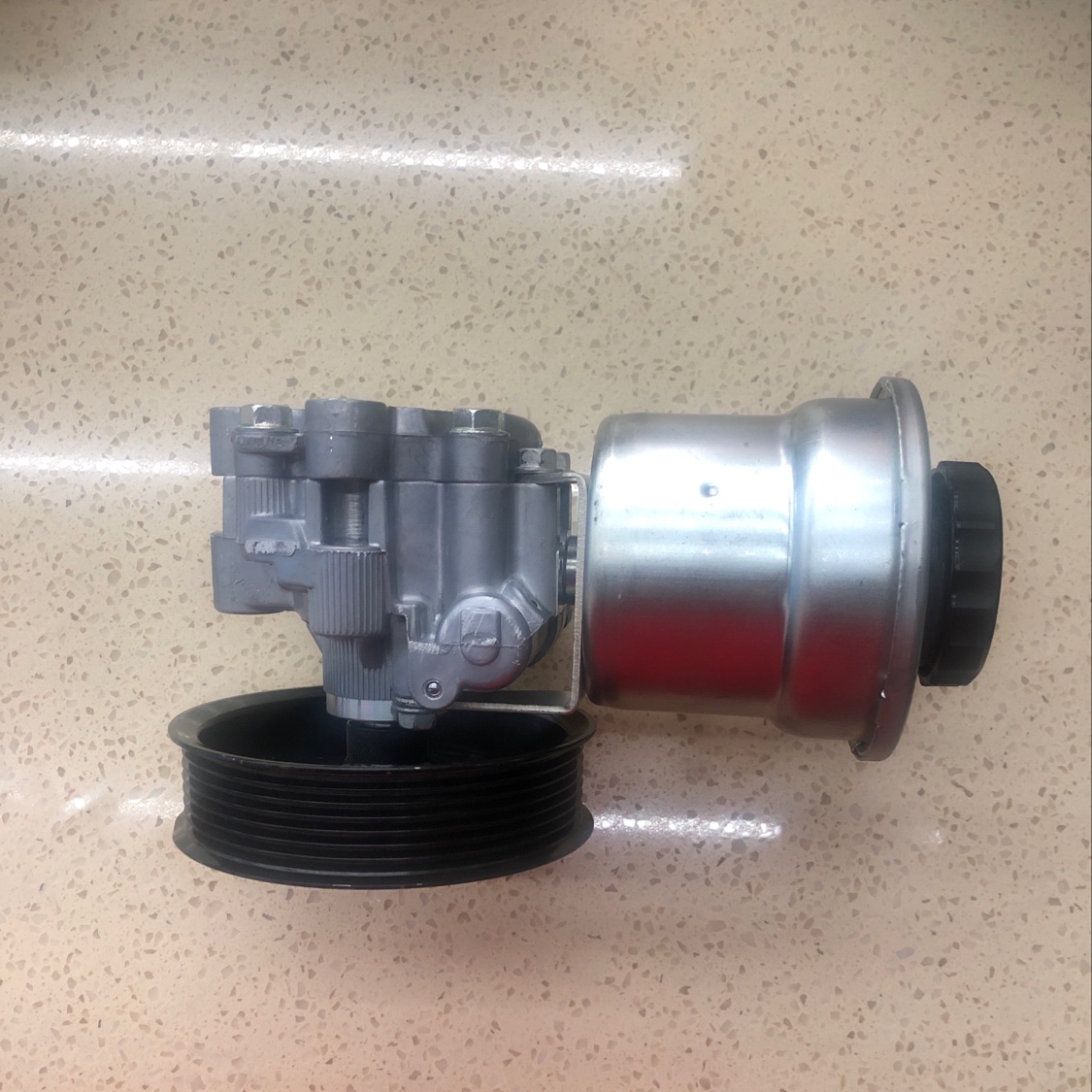 Toyota Innova Hilux Pickup Toyota Power Steering Pump Power Steering Oil Pump 44310-0k010 Application Scenario