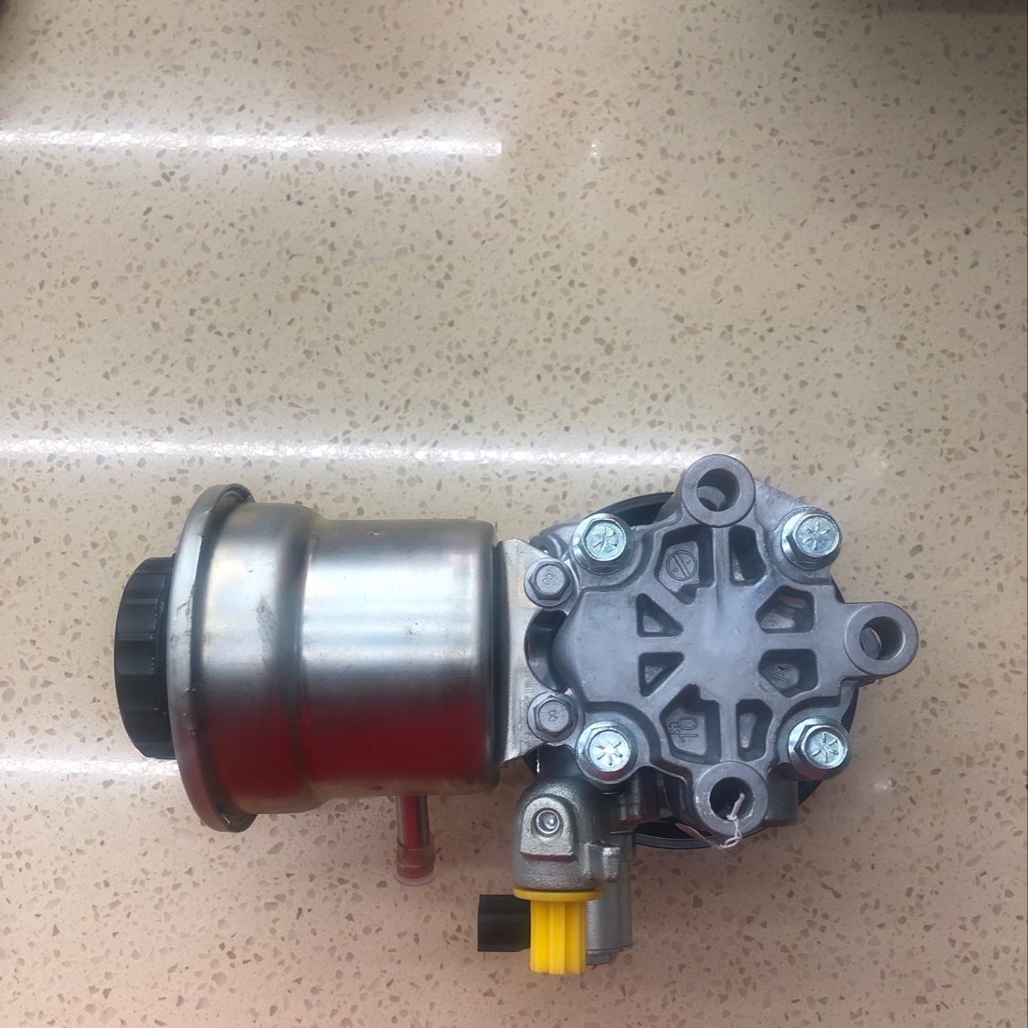 Toyota Land Cruiser 2700, Toyota steering gear, power steering pump, power steering oil pump 44310-60560 Specification image