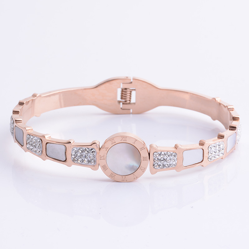 Titanium steel 18K rose gold bracelet for women with fadeless jewelry titanium steel bracelet Application Scenario