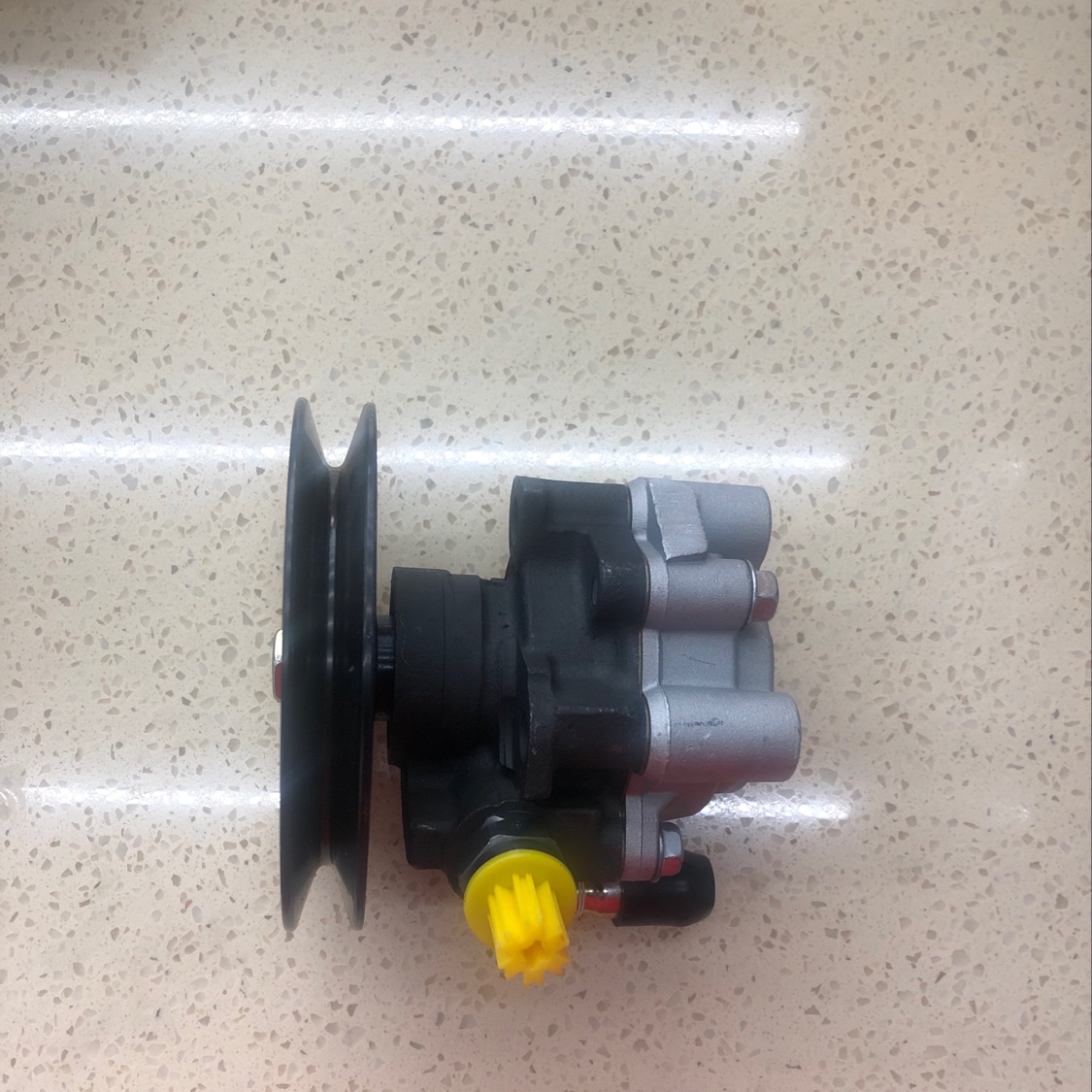 Toyota Hiace 3L Toyota Hiace Power Steering pump, power steering oil pump 44320-26073 Item Picture