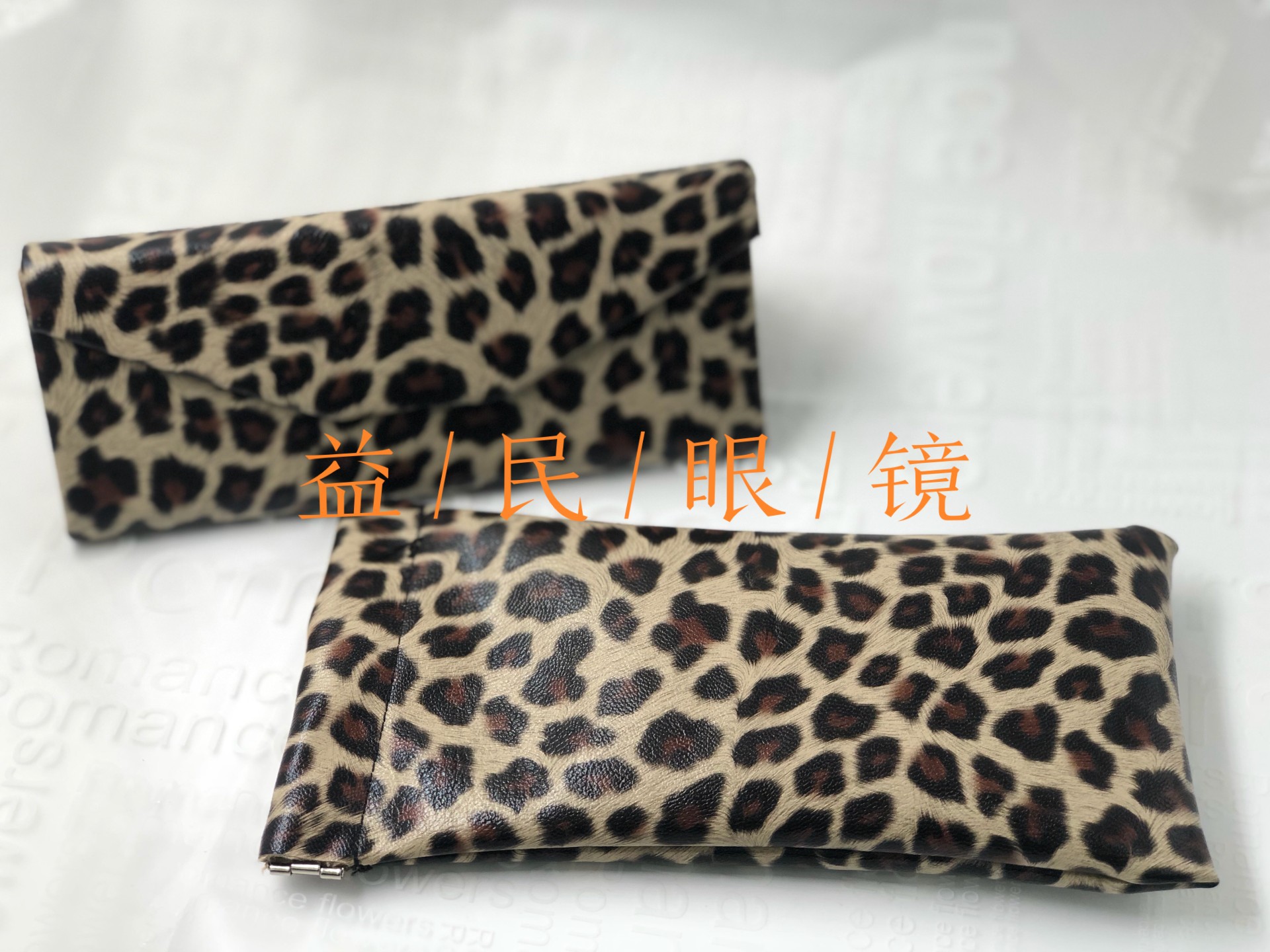 High-end leather mirror case Specification image