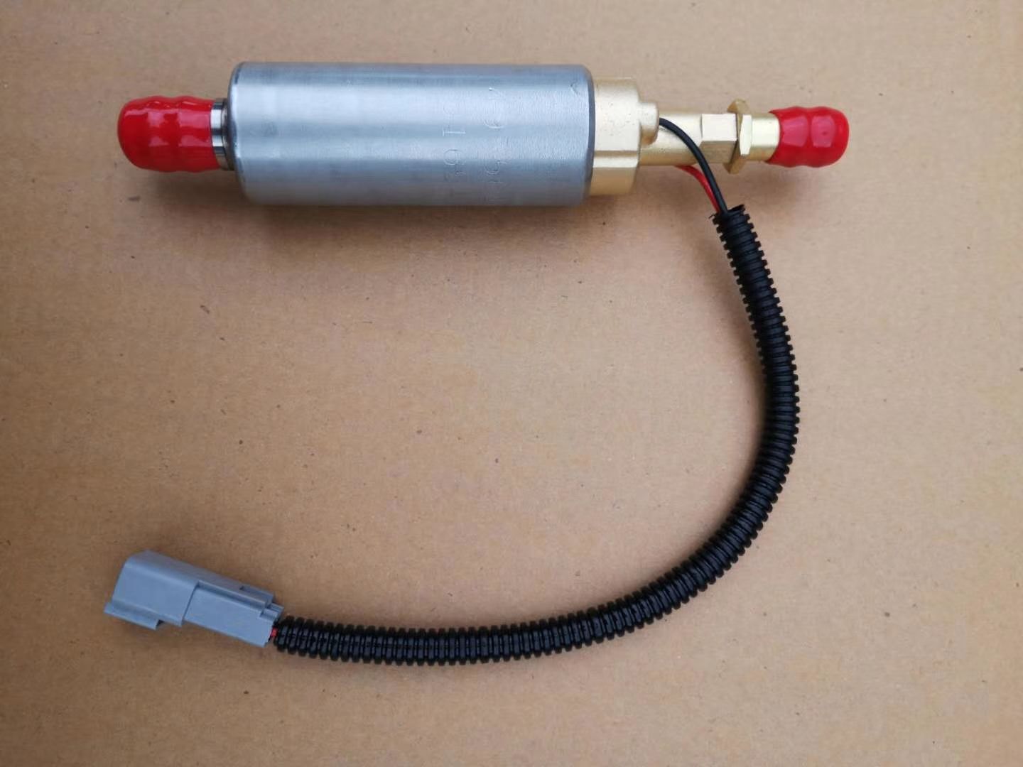 Cummins QST30 electronic oil pump 4975617 thumbnail