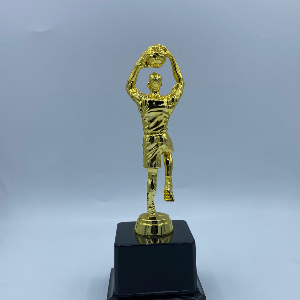 Trofeo brillante venta directa de fábrica mini trofeo de baloncesto deportivo de 19.5CM premio de premio de competición de baloncesto Application Scenario