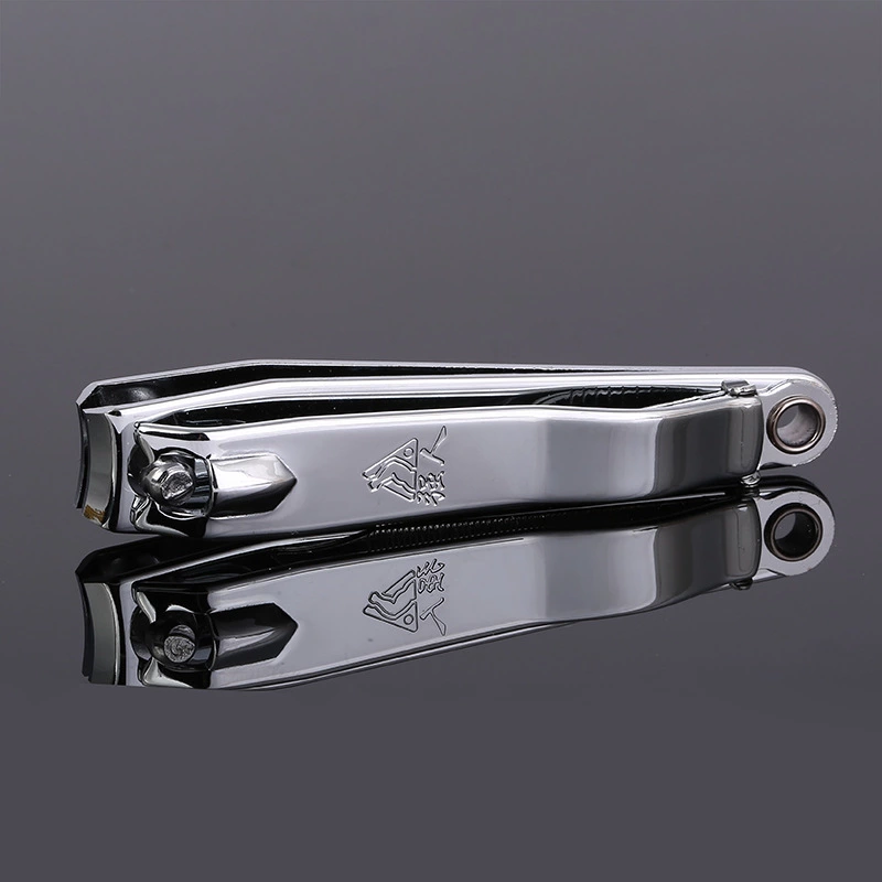 Factory direct sales of large stainless steel nail clippers, Guangdong Qiangren nail clippers 683 flat nail clippers wholesale Application Scenario