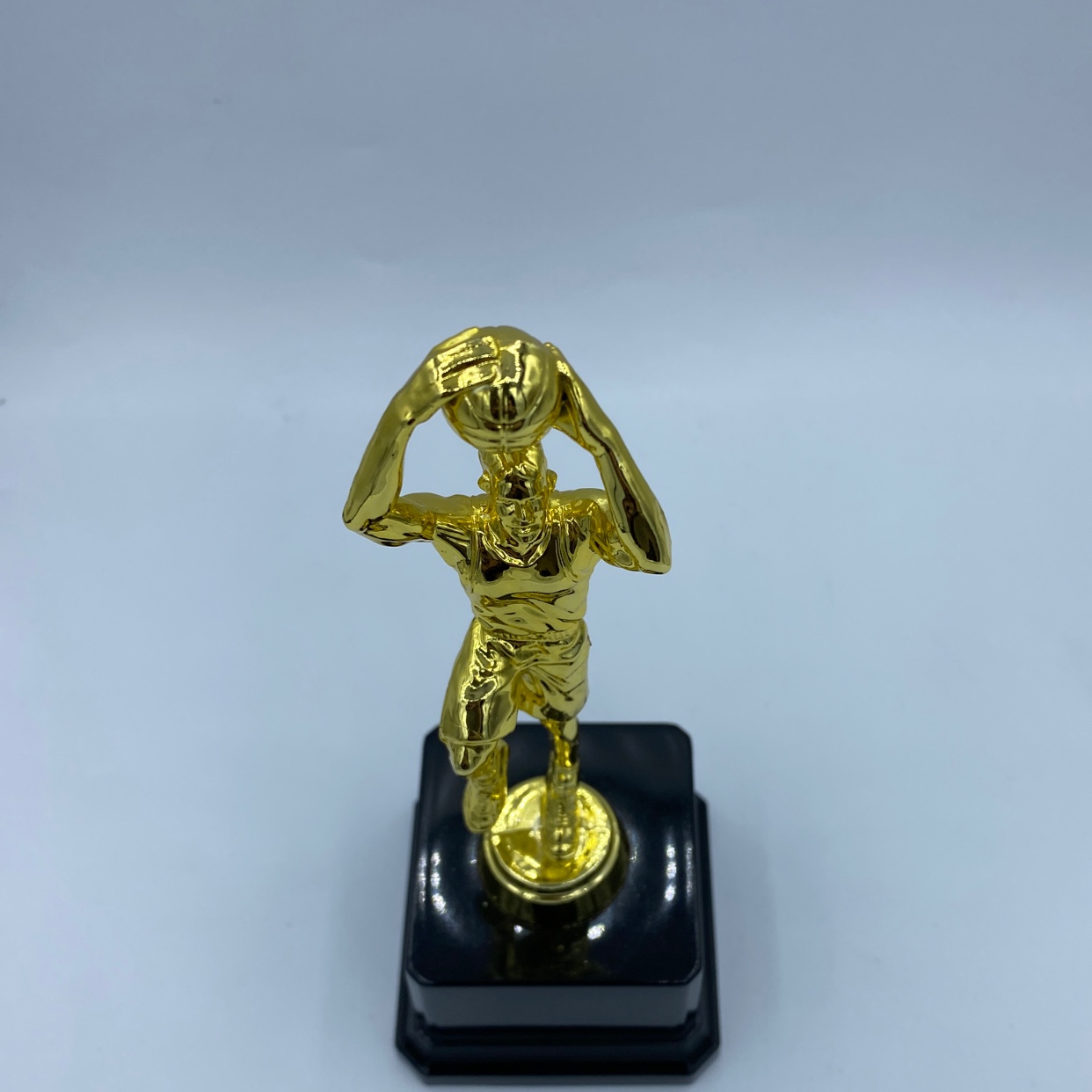 Trofeo brillante venta directa de fábrica mini trofeo de baloncesto deportivo de 19.5CM premio de premio de competición de baloncesto Item Picture