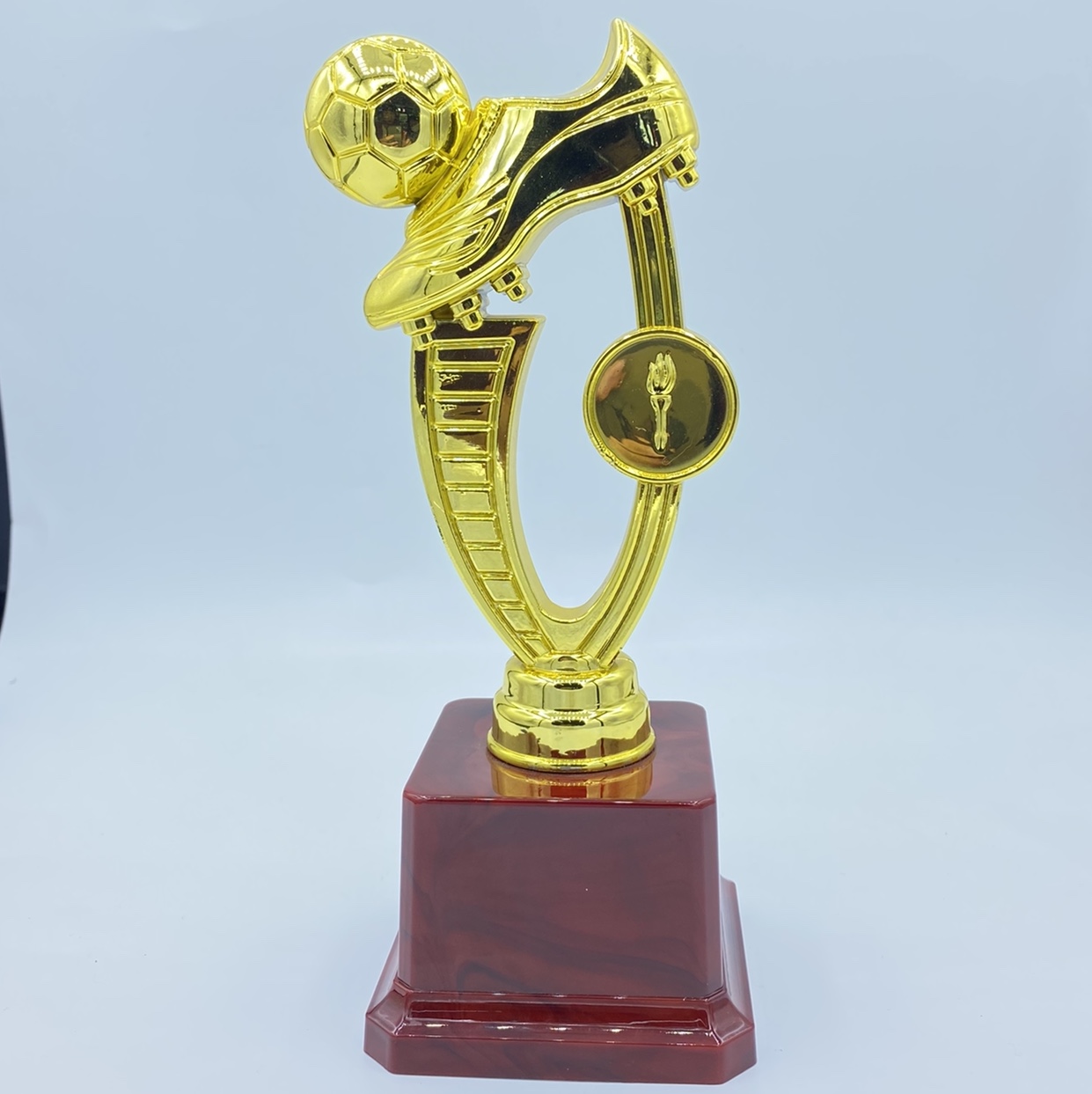 New popular competition prizes and rewards from Yiwu, plastic football trophies with customizable logos