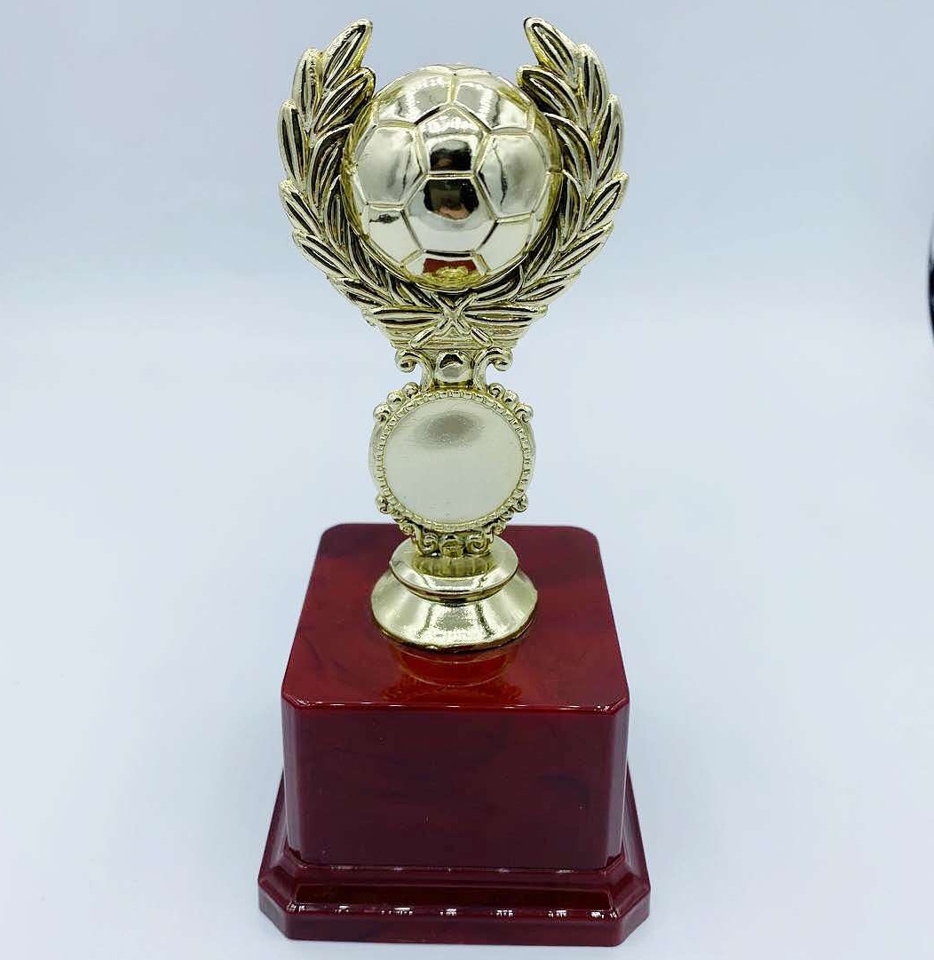 Mini trofeo de fútbol del estudiante 16CM el premio del premio del juego de fútbol puede ser logotipo personalizado Item Picture
