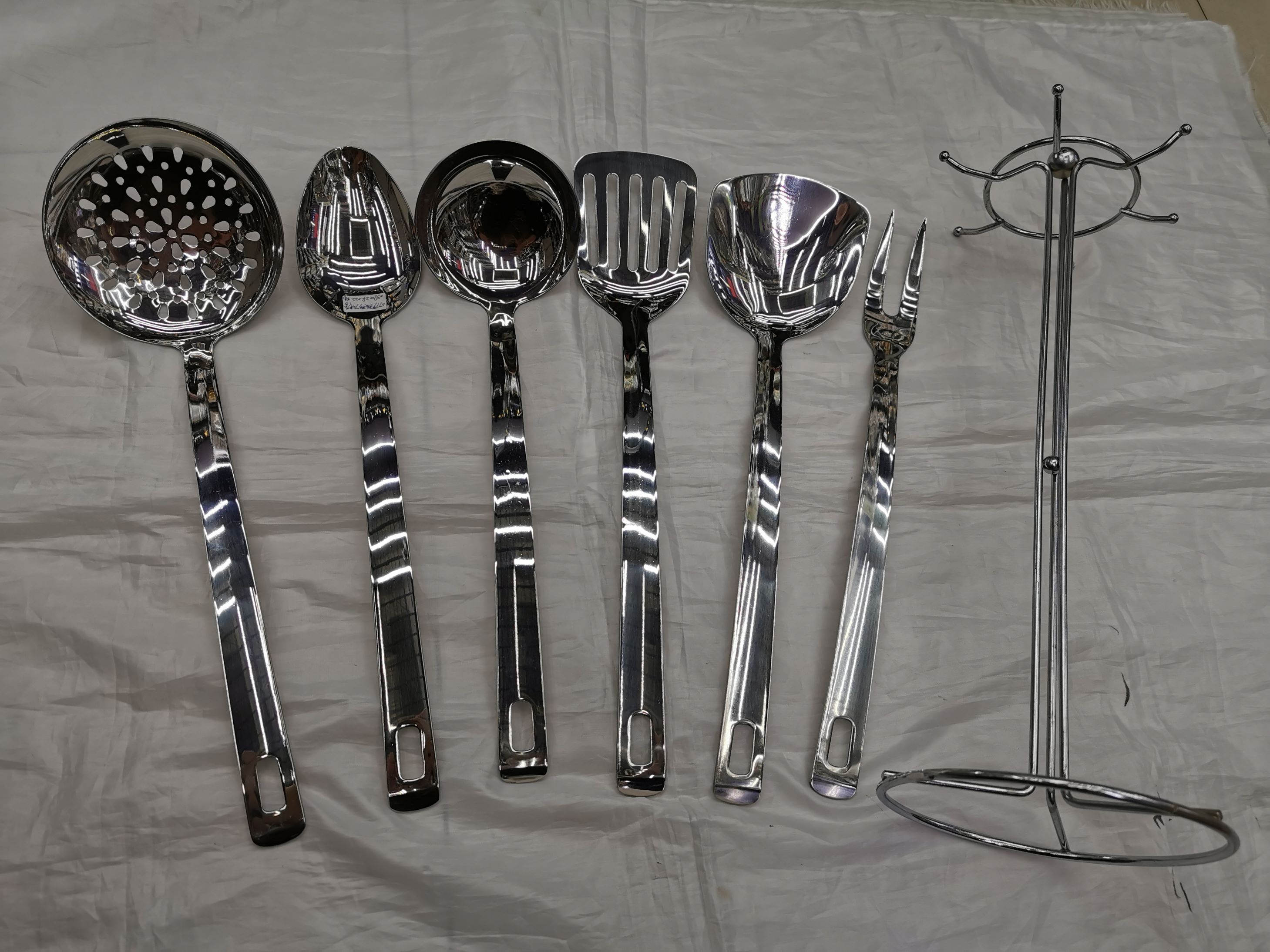 Set of 7 pieces kitchen utensils and appliances with square handle and bore thumbnail