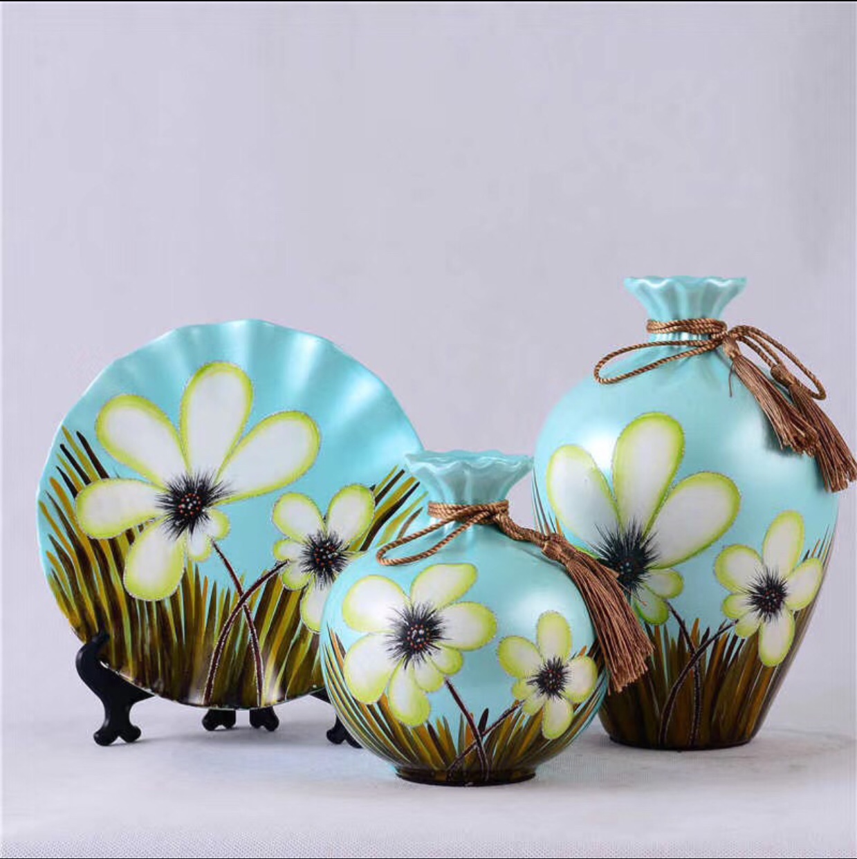 Yiwu Selection Chinese ceramic vase three-piece set of hand-painted hotel apartment home decoration floral art thumbnail