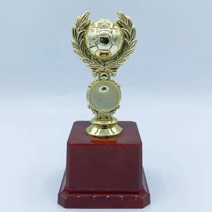 Mini trofeo de fútbol del estudiante 16CM el premio del premio del juego de fútbol puede ser logotipo personalizado details Picture
