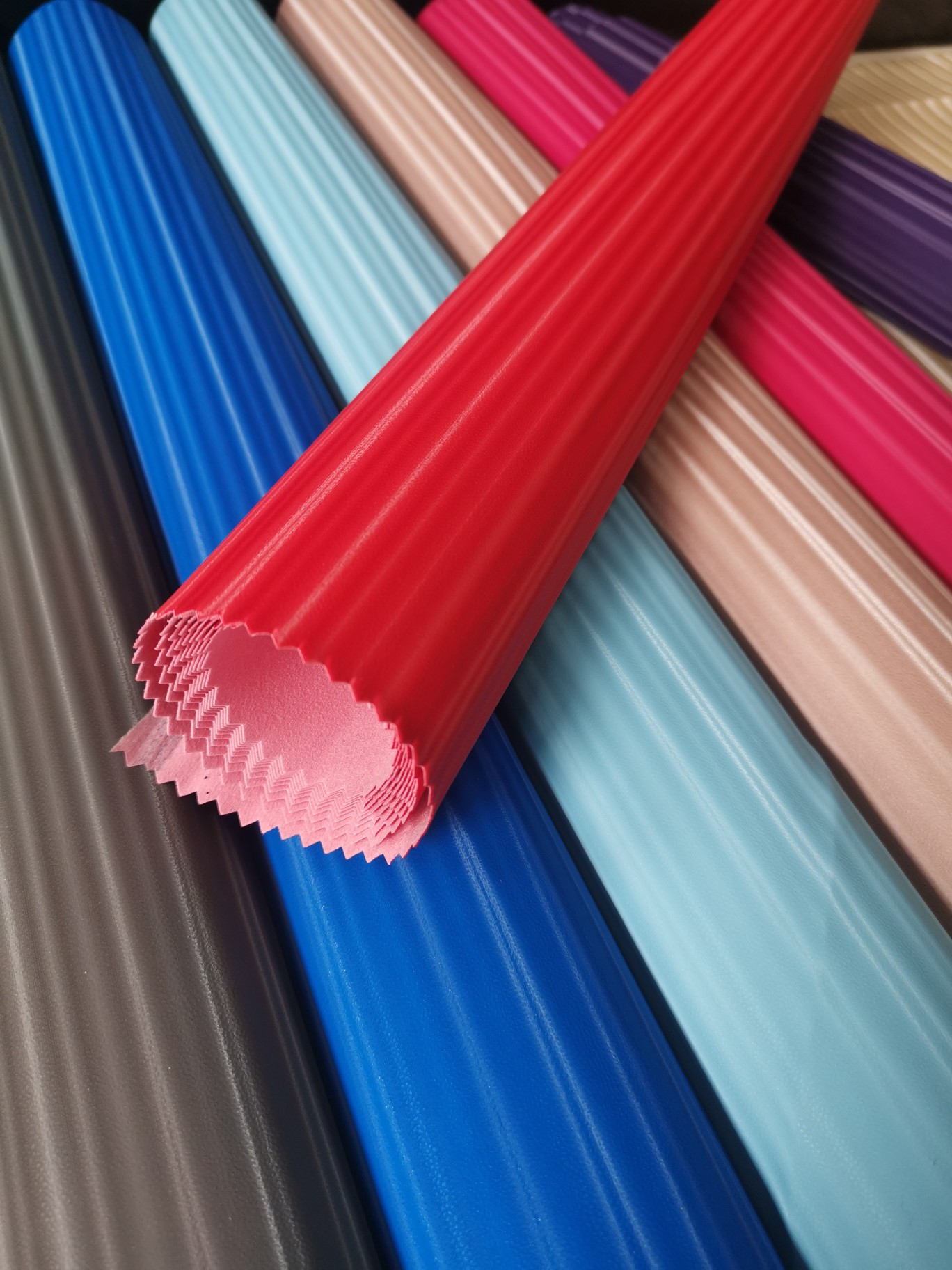 PU eco-friendly three-dimensional striped, spunlace non-woven fabric bottom packaging bag material Item Picture