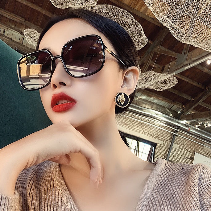 Square large-frame sunglasses for women, trendy black frame, versatile UV protection sunglasses for women with big faces, slimming sunglasses for women