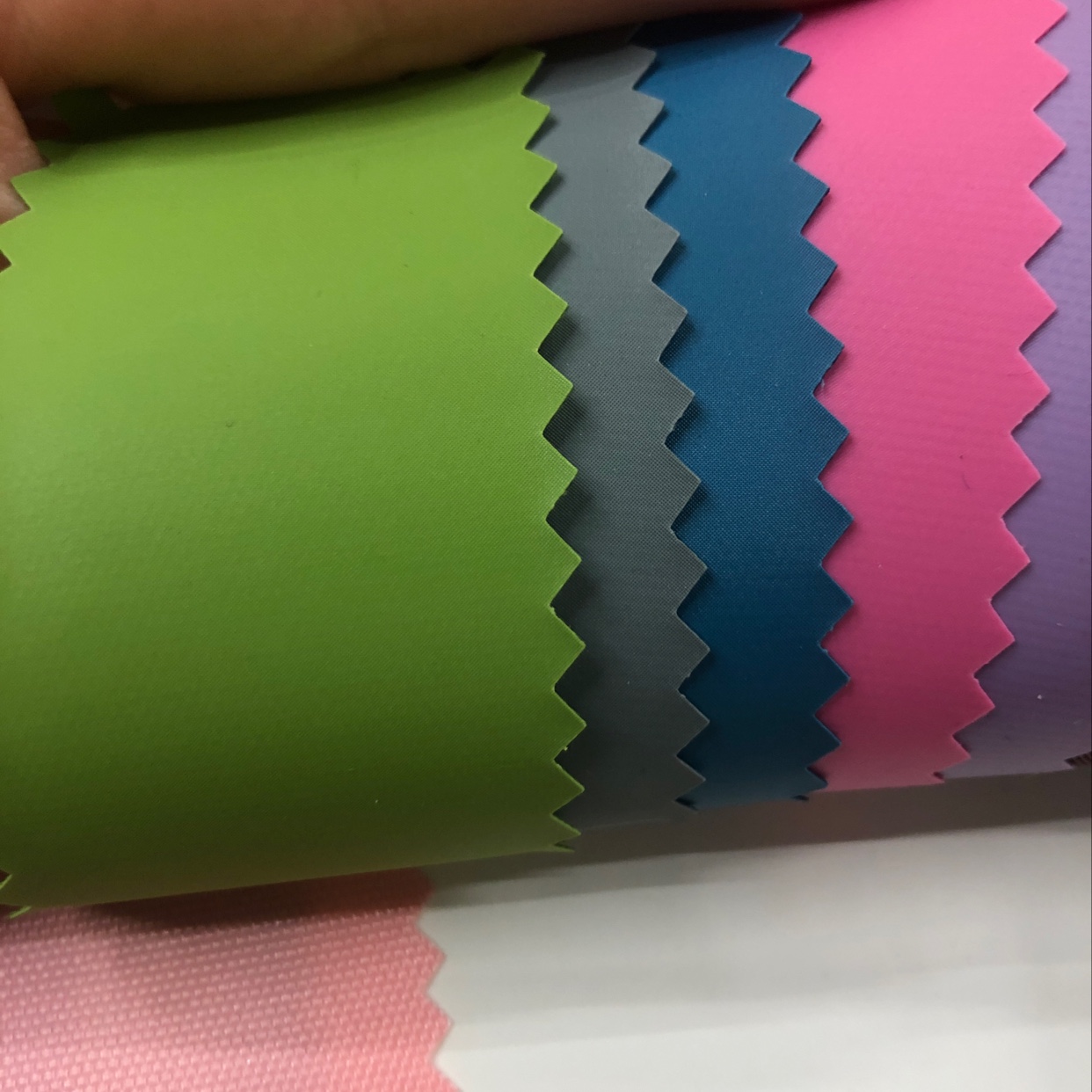 厂家直销420DPVC尼龙平纹 箱包面料布 靠垫 帐篷牛津布详情图6