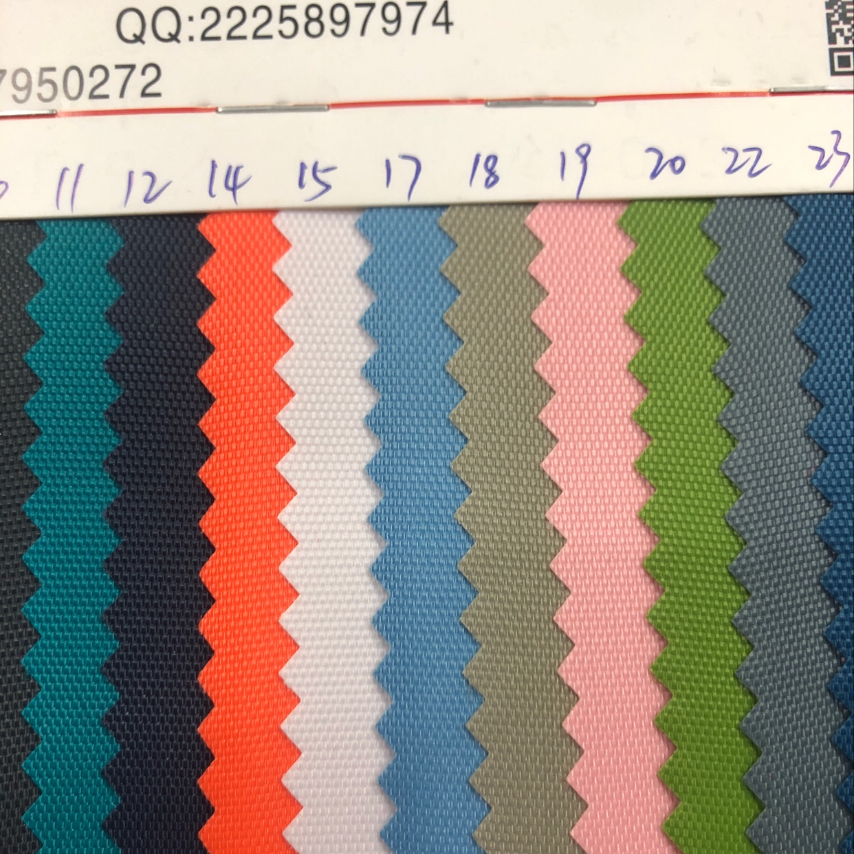 厂家直销420DPVC尼龙平纹 箱包面料布 靠垫 帐篷牛津布细节图