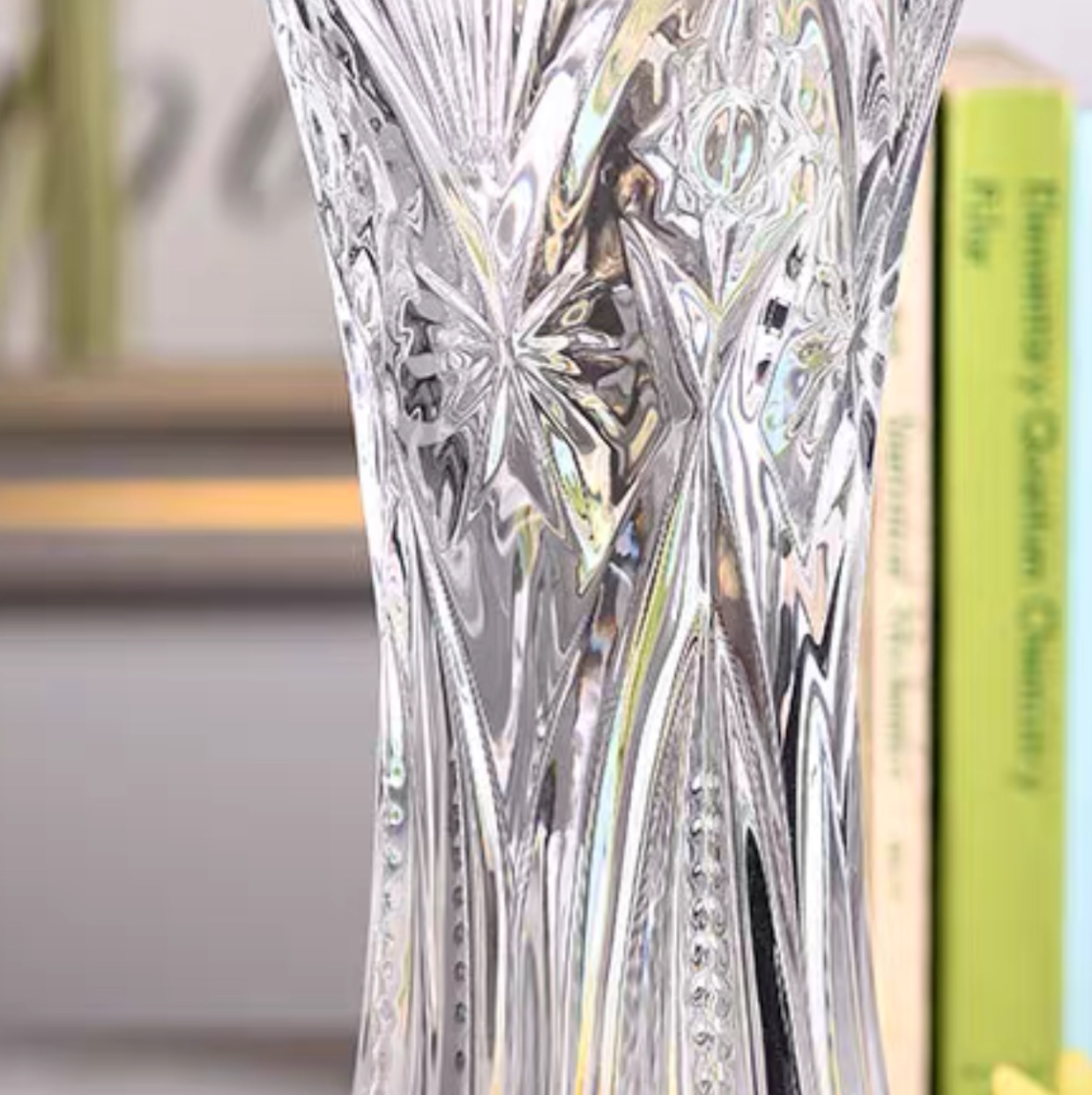 Factory direct sales of vases: 24 cm high, 12.5 cm wide, 18 pieces per box, price 8 yuan, mixed style per box, minimum order 2 boxes details Picture