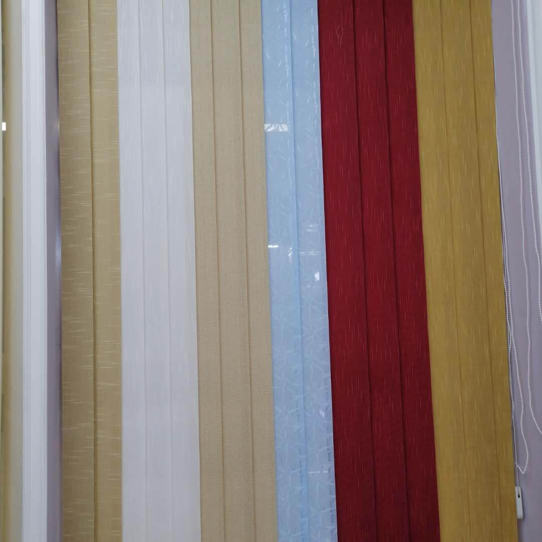 Vertical semi-blackout roller blinds, hand-drawn curtains for bathrooms and kitchens