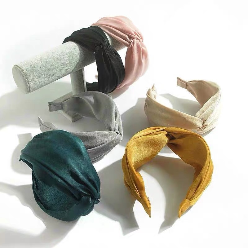 Fashion Revival-Retro Elements Light Up Modern Wear