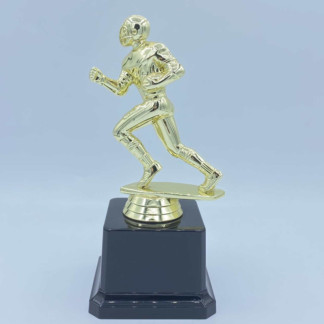 Europa y Estados Unidos nacional brillante trofeo fútbol rugby juego 17CM logotipo personalizado está disponible Application Scenario