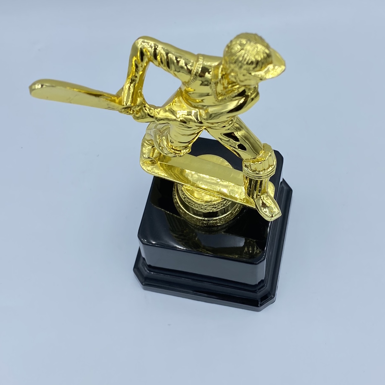 Factory direct sales cricket, Indian trophy, plastic trophy, glorious trophy, medal, 17CM, customizable logo Application Scenario